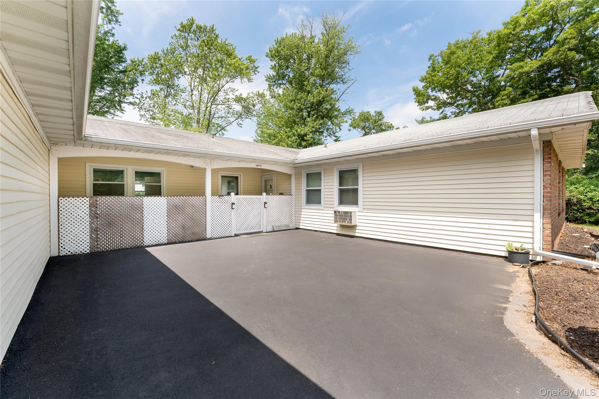 1400 Stony Brook Road Property Photo 3