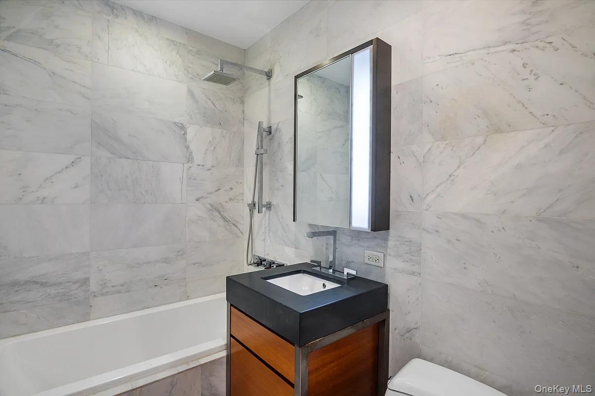 75 Wall Street 24d Property Photo 10