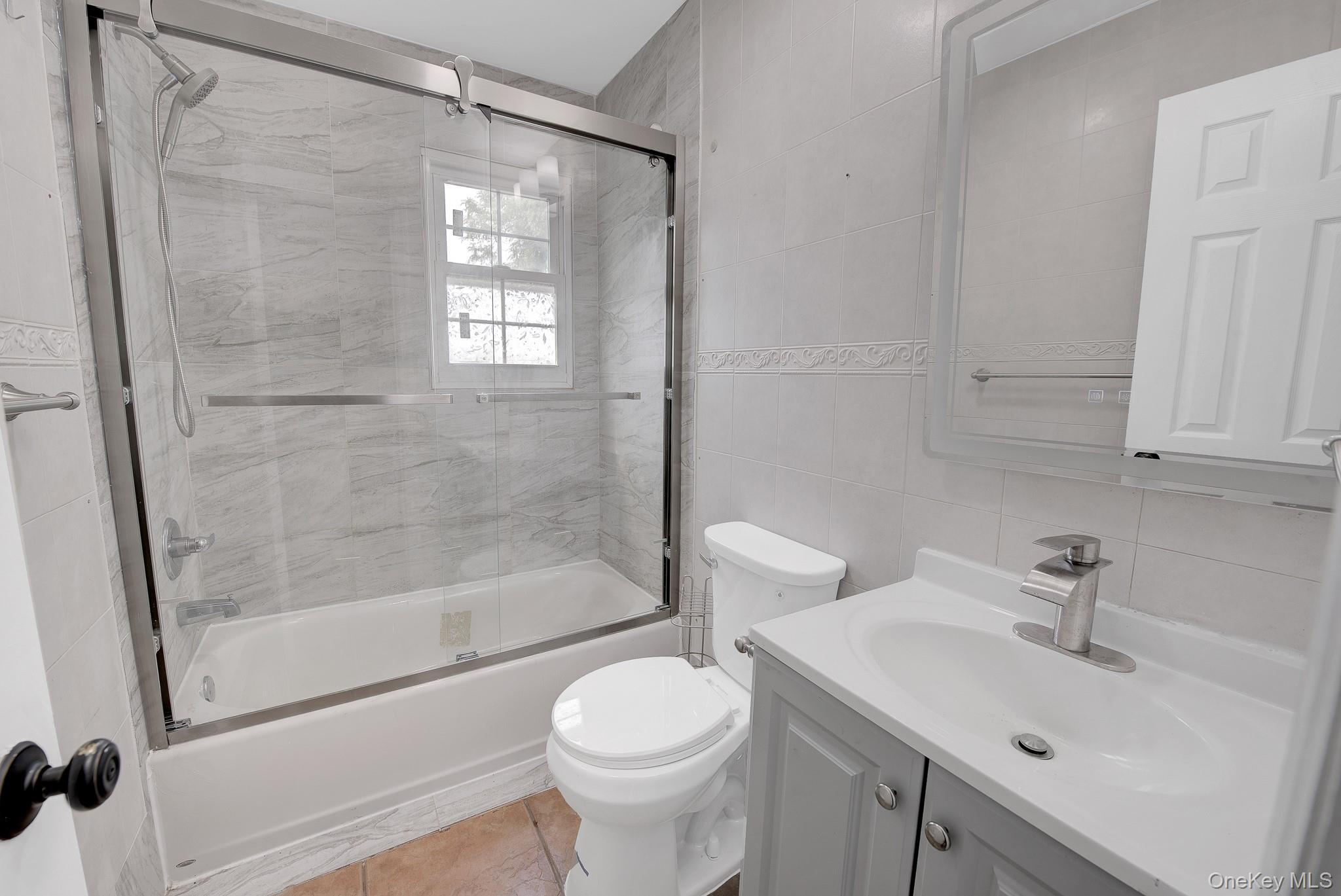 587 Miller Avenue Property Photo 25
