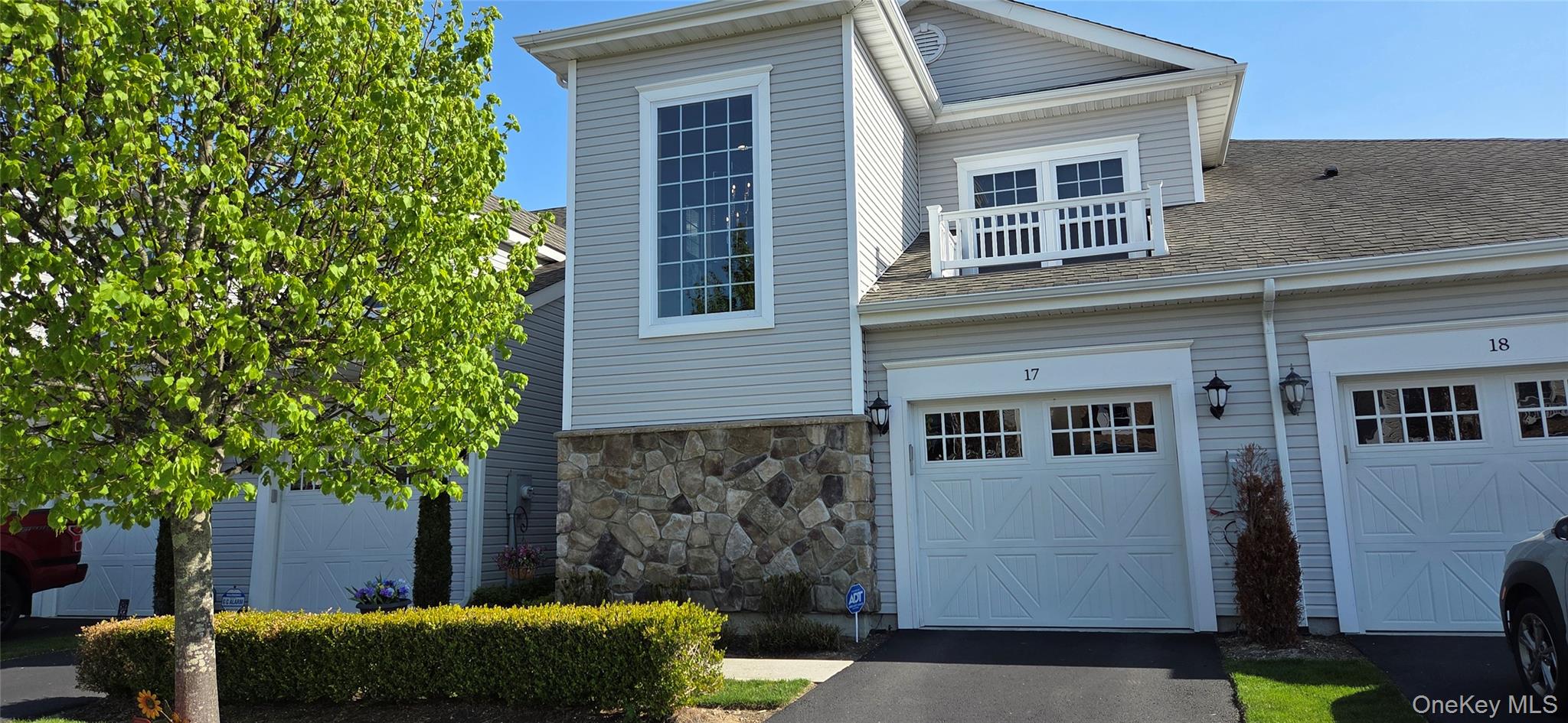 17 Greentree Court Property Photo 1