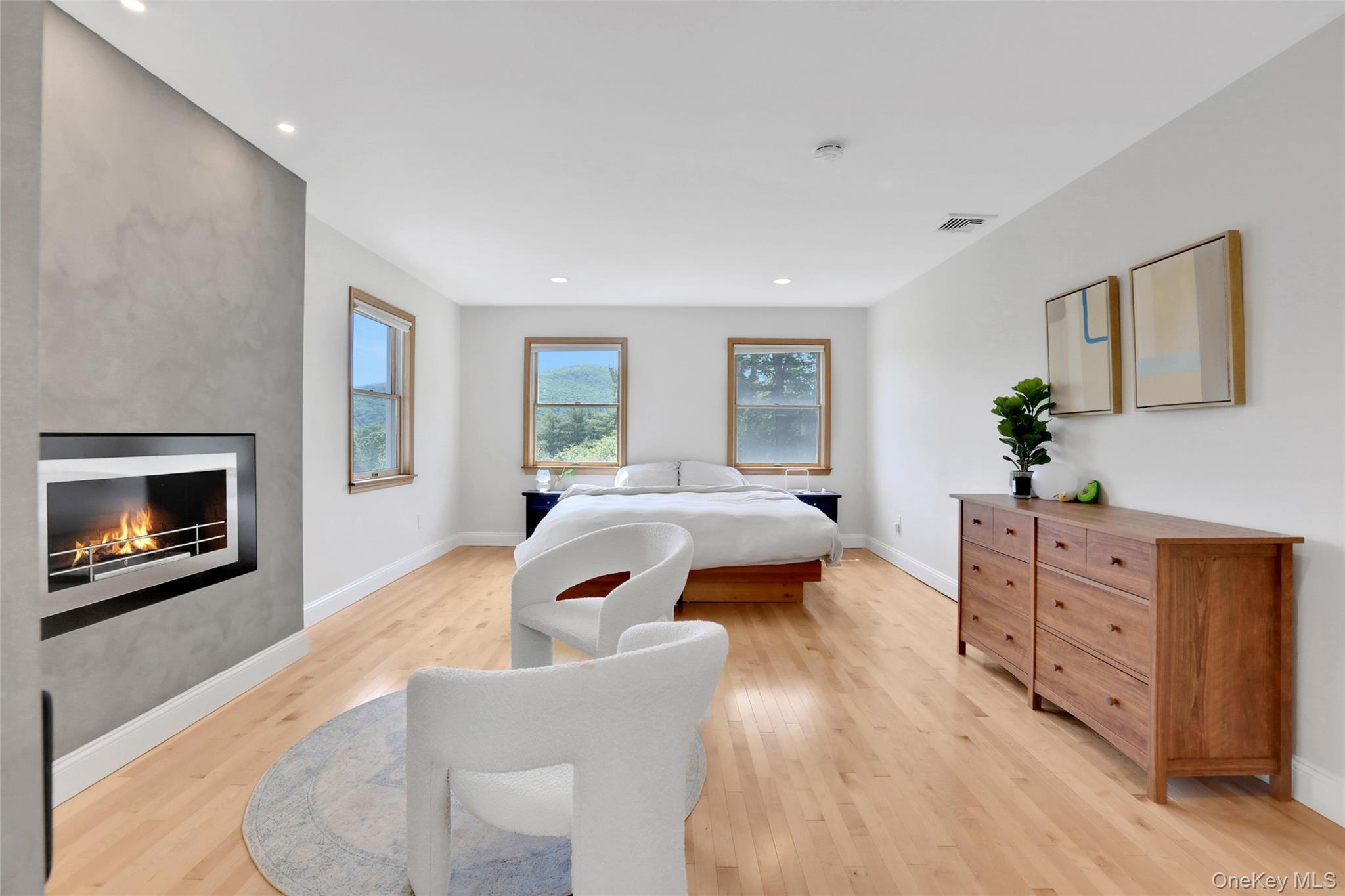 8 White Pine Lane Property Photo 4