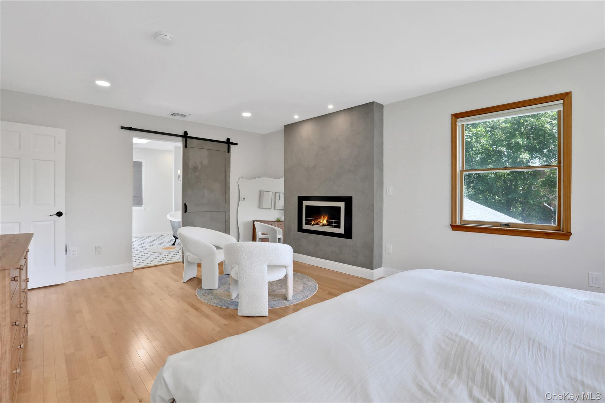 8 White Pine Lane Property Photo 6