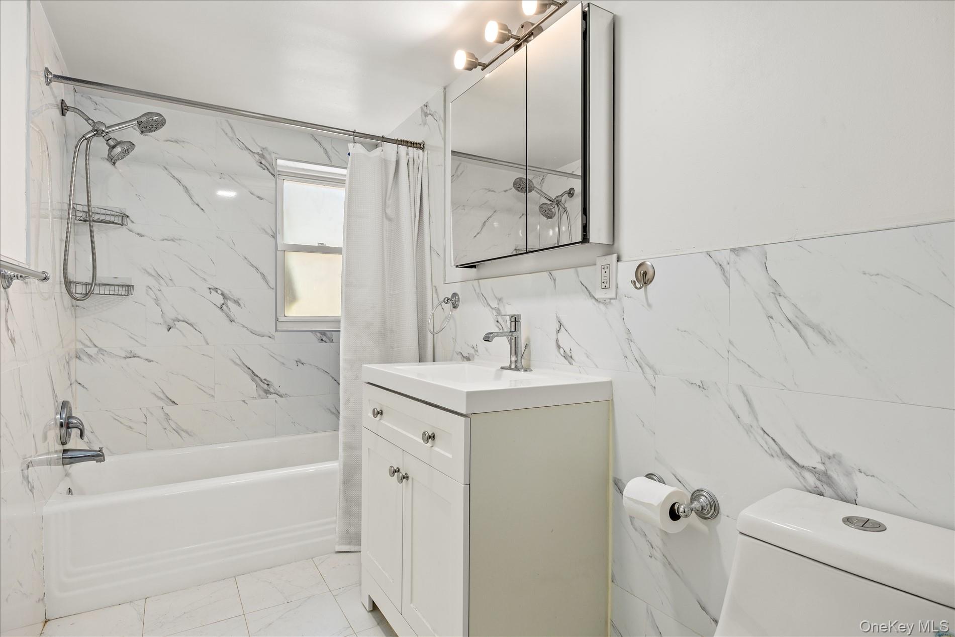 2067 32nd Street Property Photo 1