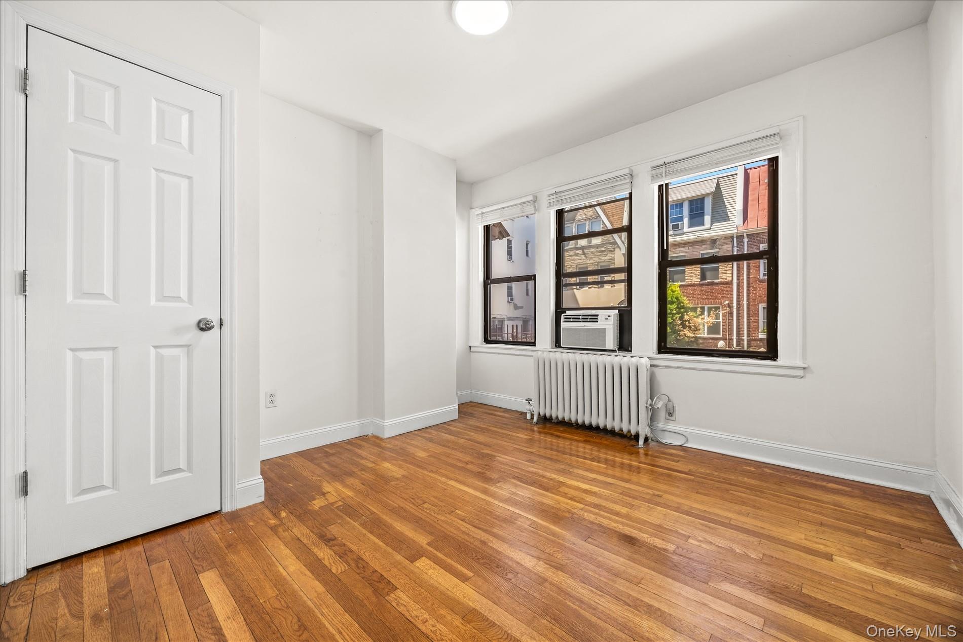2067 32nd Street Property Photo 4