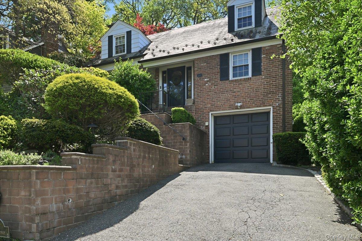 214 Nassau Avenue Property Photo 1