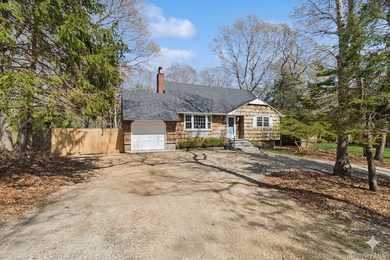 135 Pembroke Drive Property Photo 1