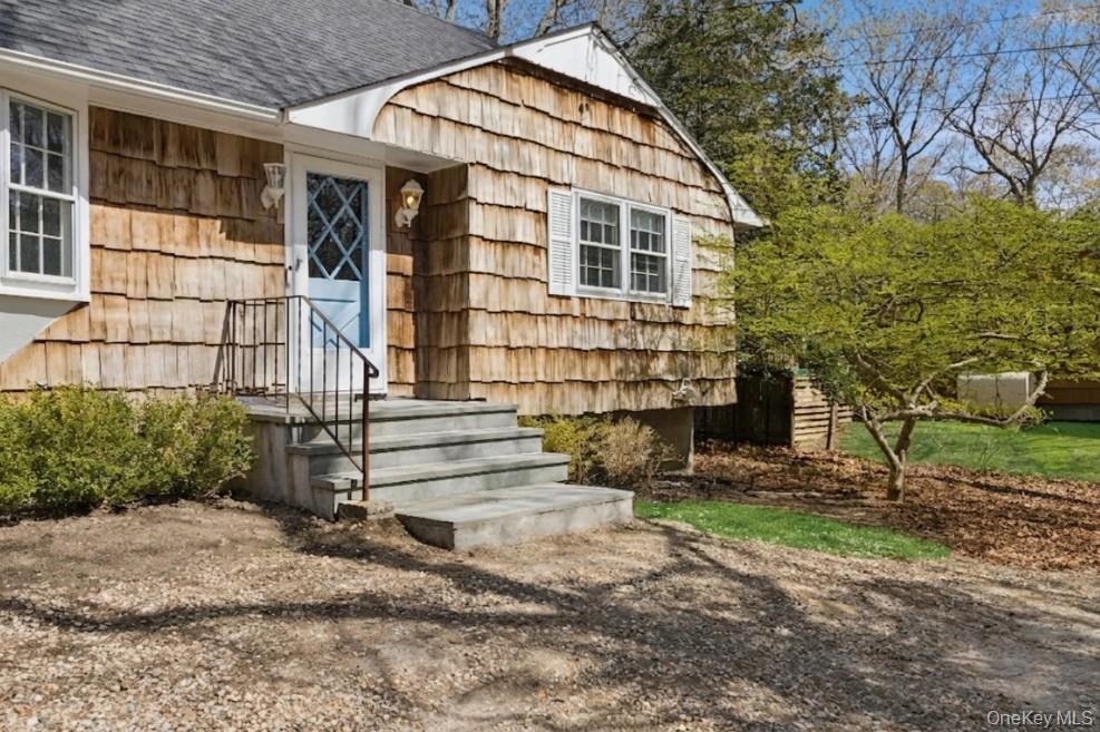 135 Pembroke Drive Property Photo 2