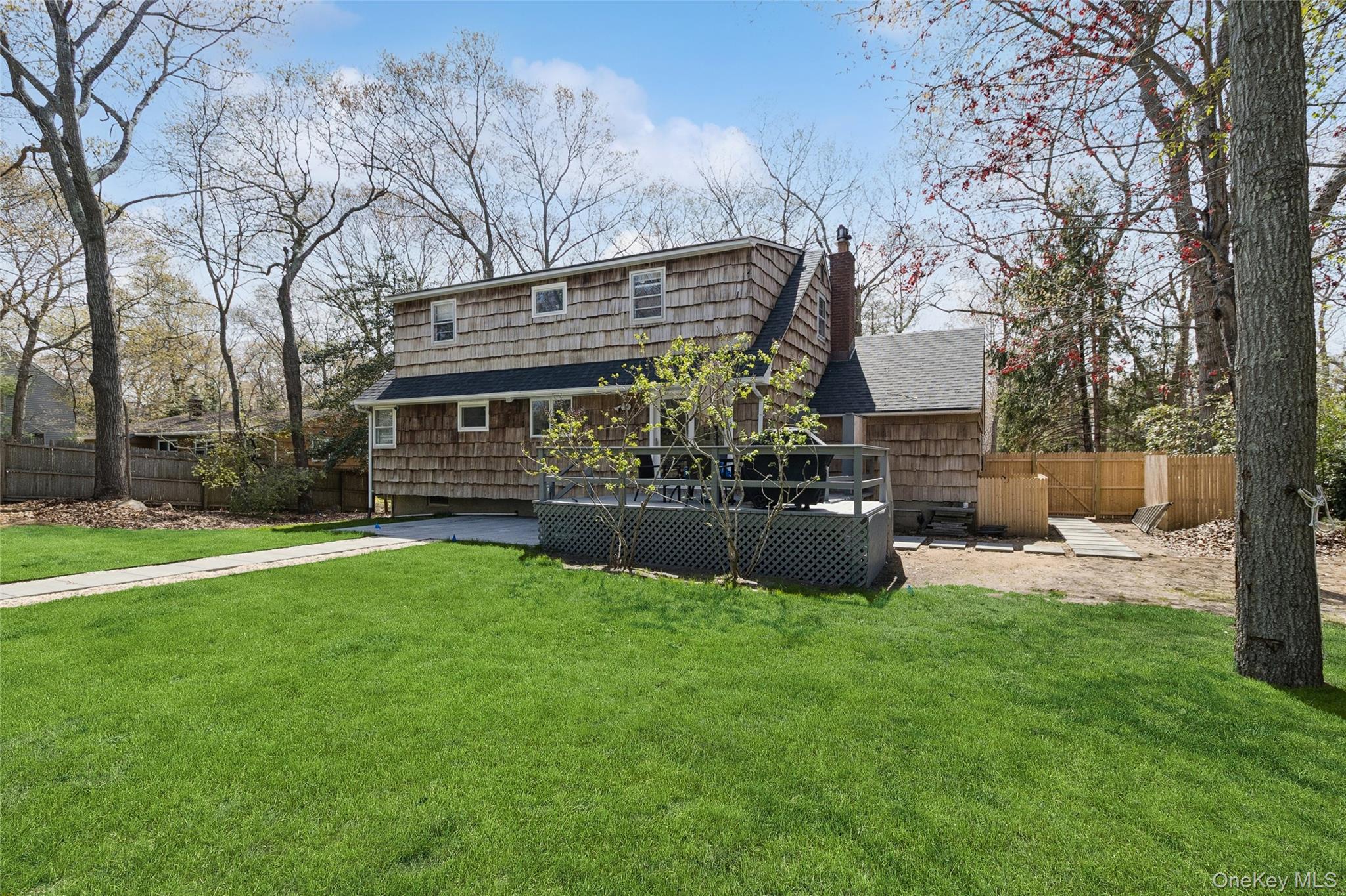 135 Pembroke Drive Property Photo 3