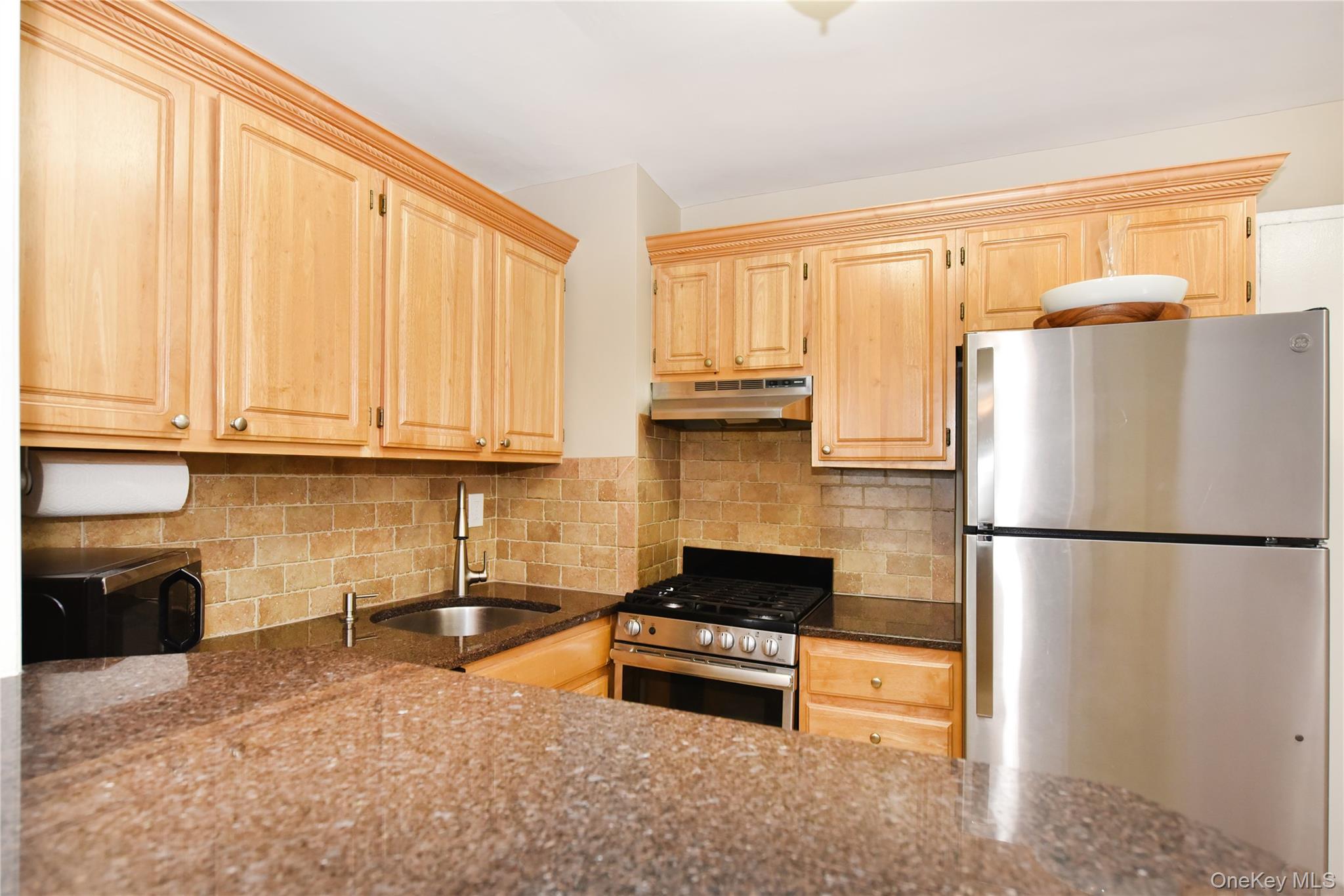370 W Broadway 4y Property Photo 14