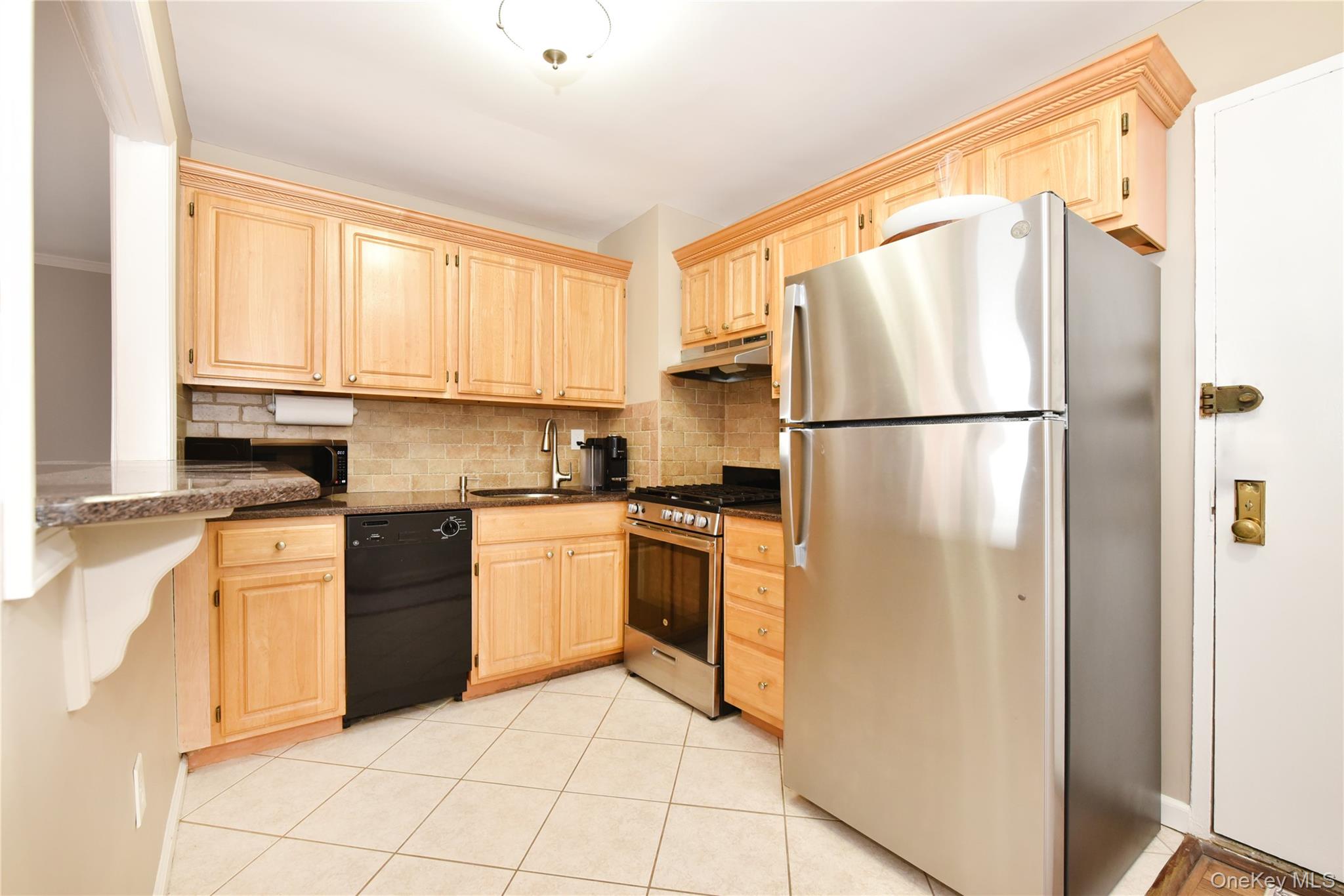 370 W Broadway 4y Property Photo 15