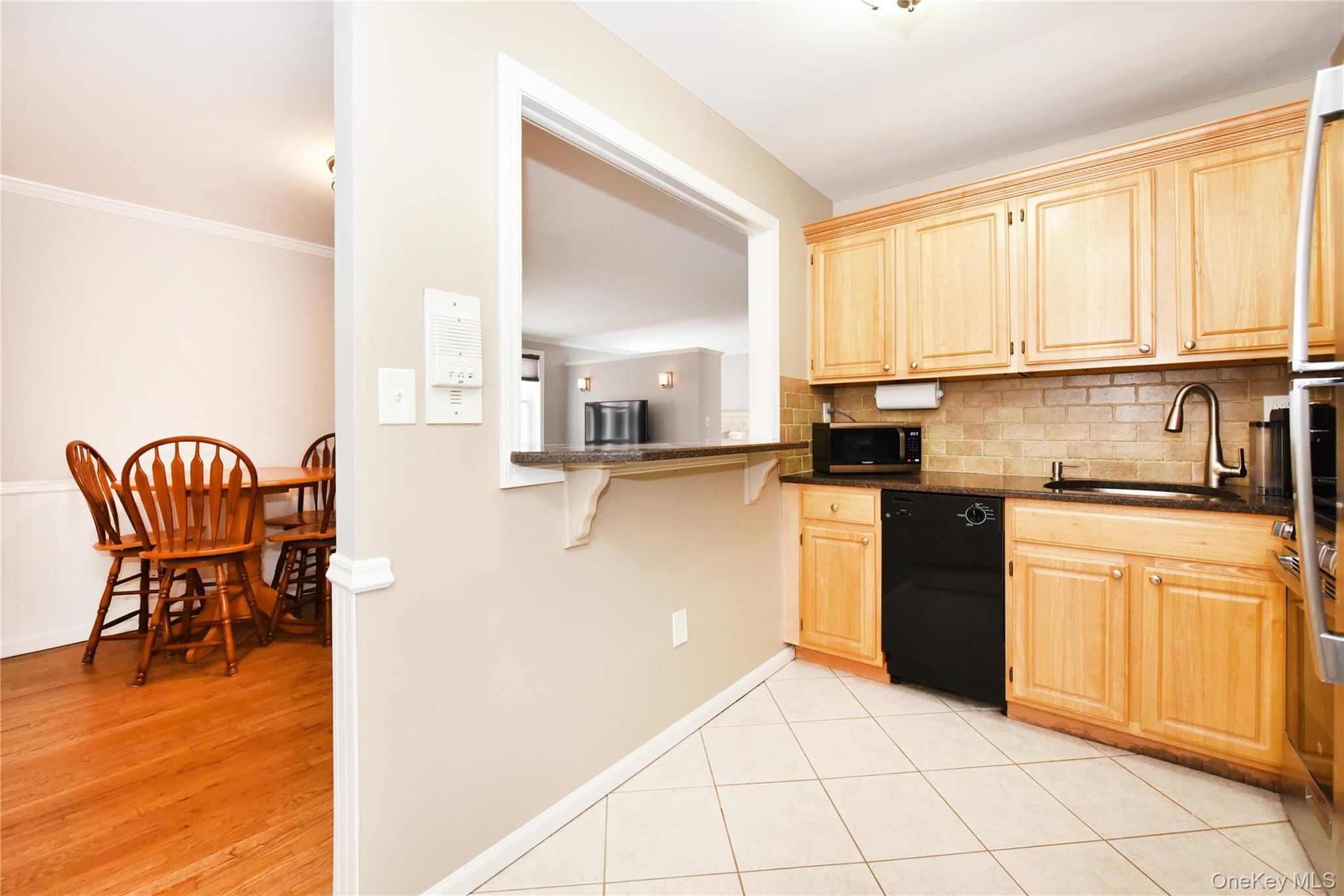 370 W Broadway 4y Property Photo 16