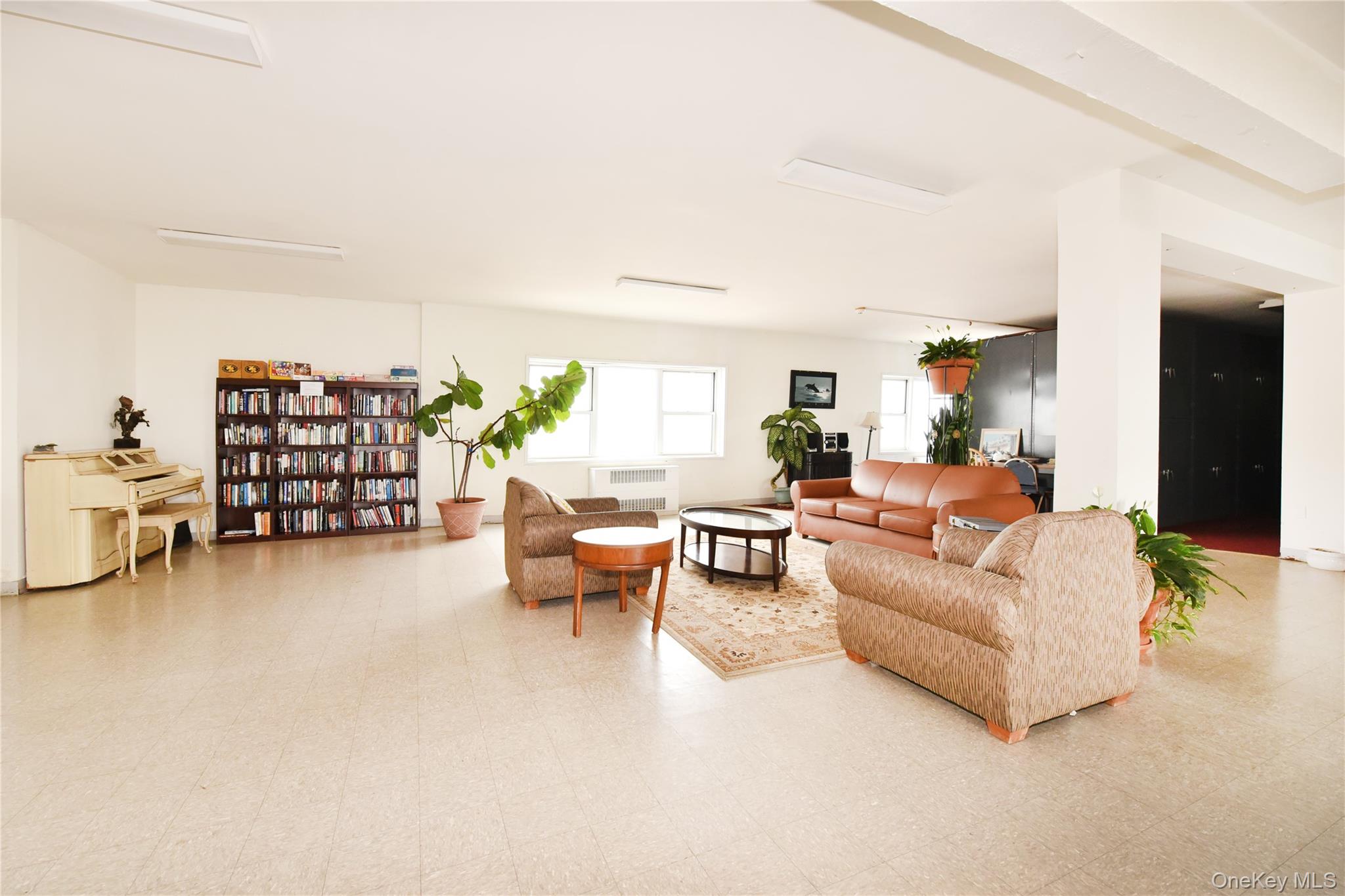 370 W Broadway 4y Property Photo 24