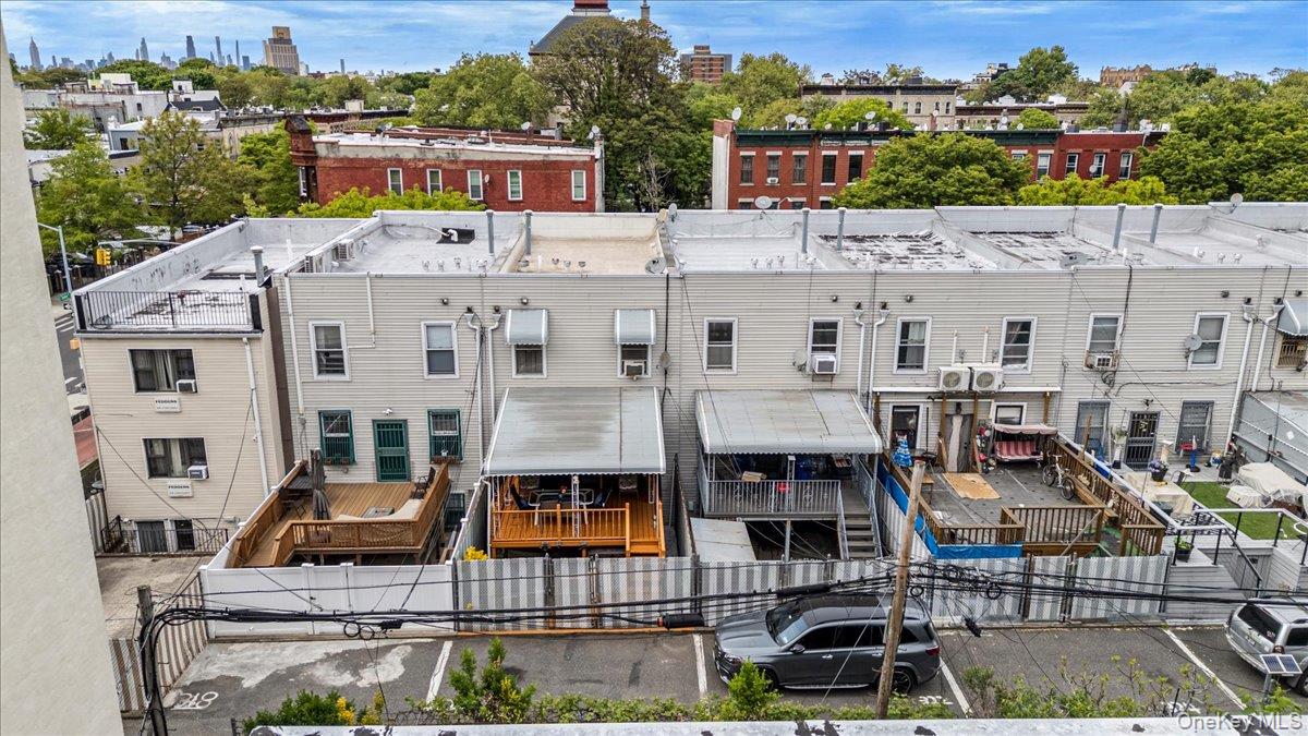 320 Marion Street Property Photo 25