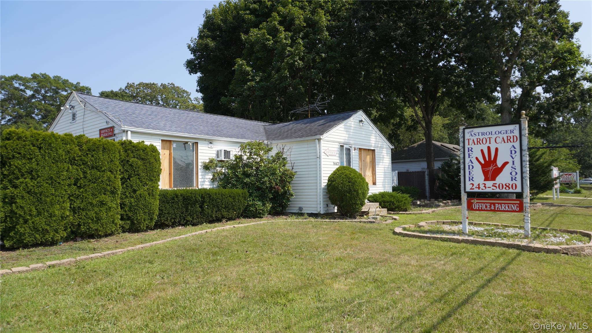 1443 Deer Park Avenue Property Photo 1