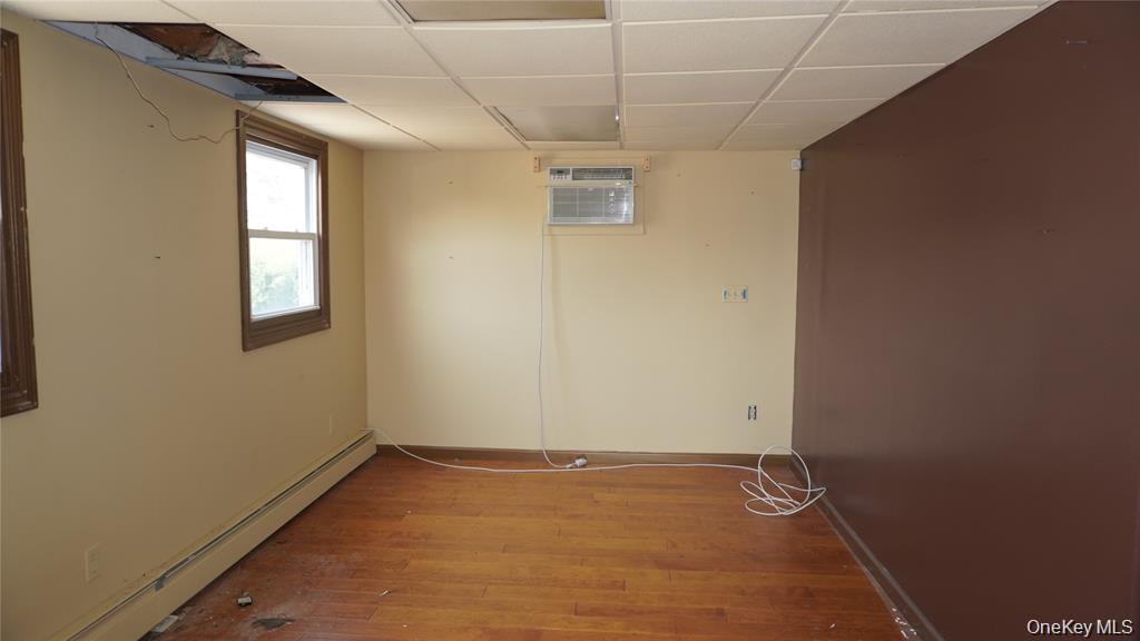 1443 Deer Park Avenue Property Photo 4