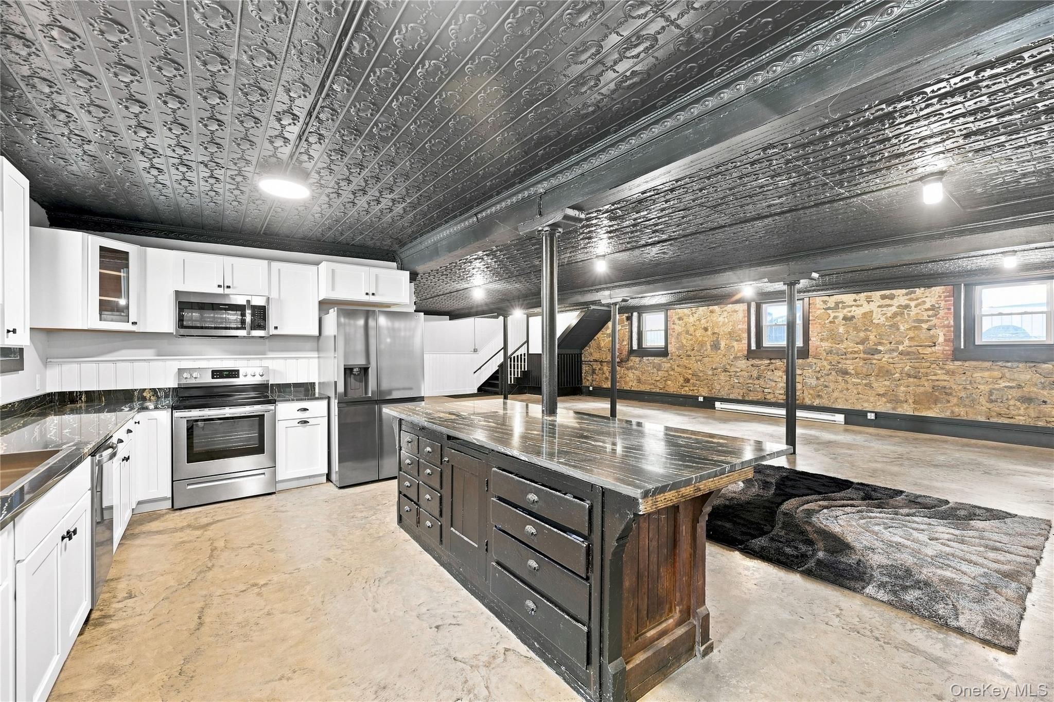 130 Benkard Avenue Property Photo 10