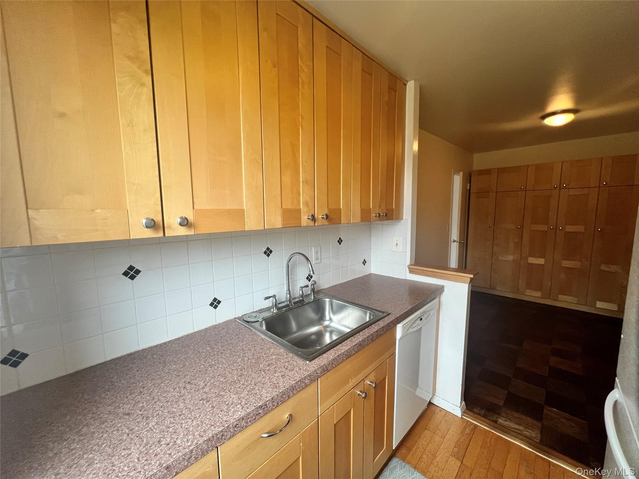 35 Stewart 601 Property Photo 6