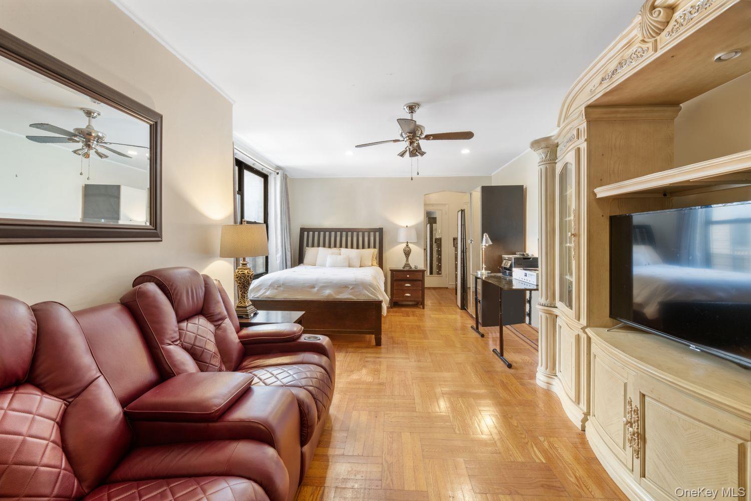 860 Grand Concourse 4j Property Photo 3