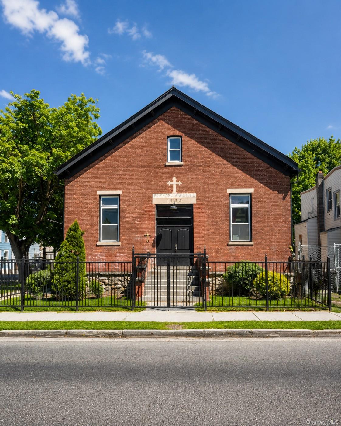 130 Benkard Avenue Property Photo 1