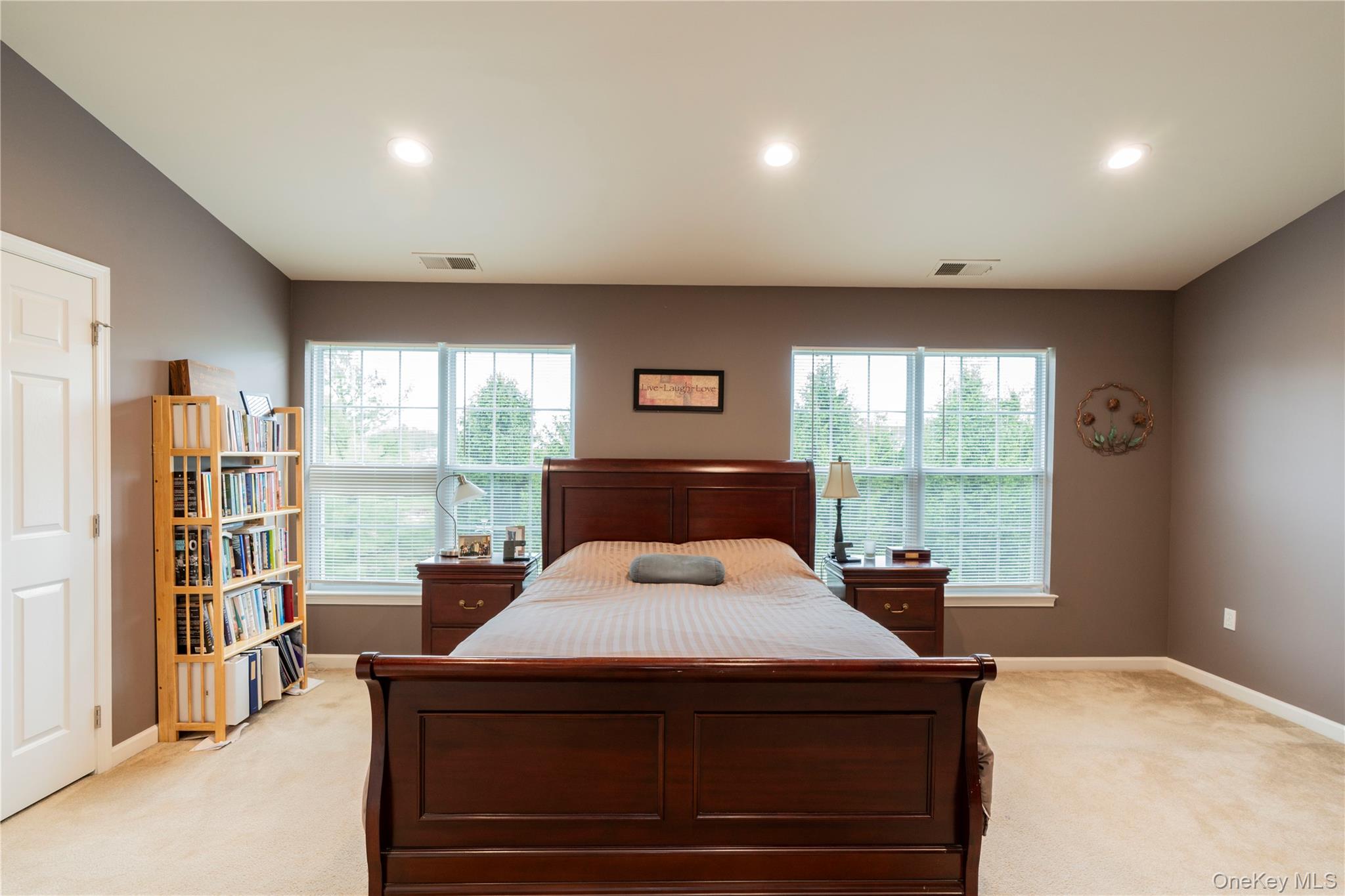 908 Huntington Drive Property Photo 12