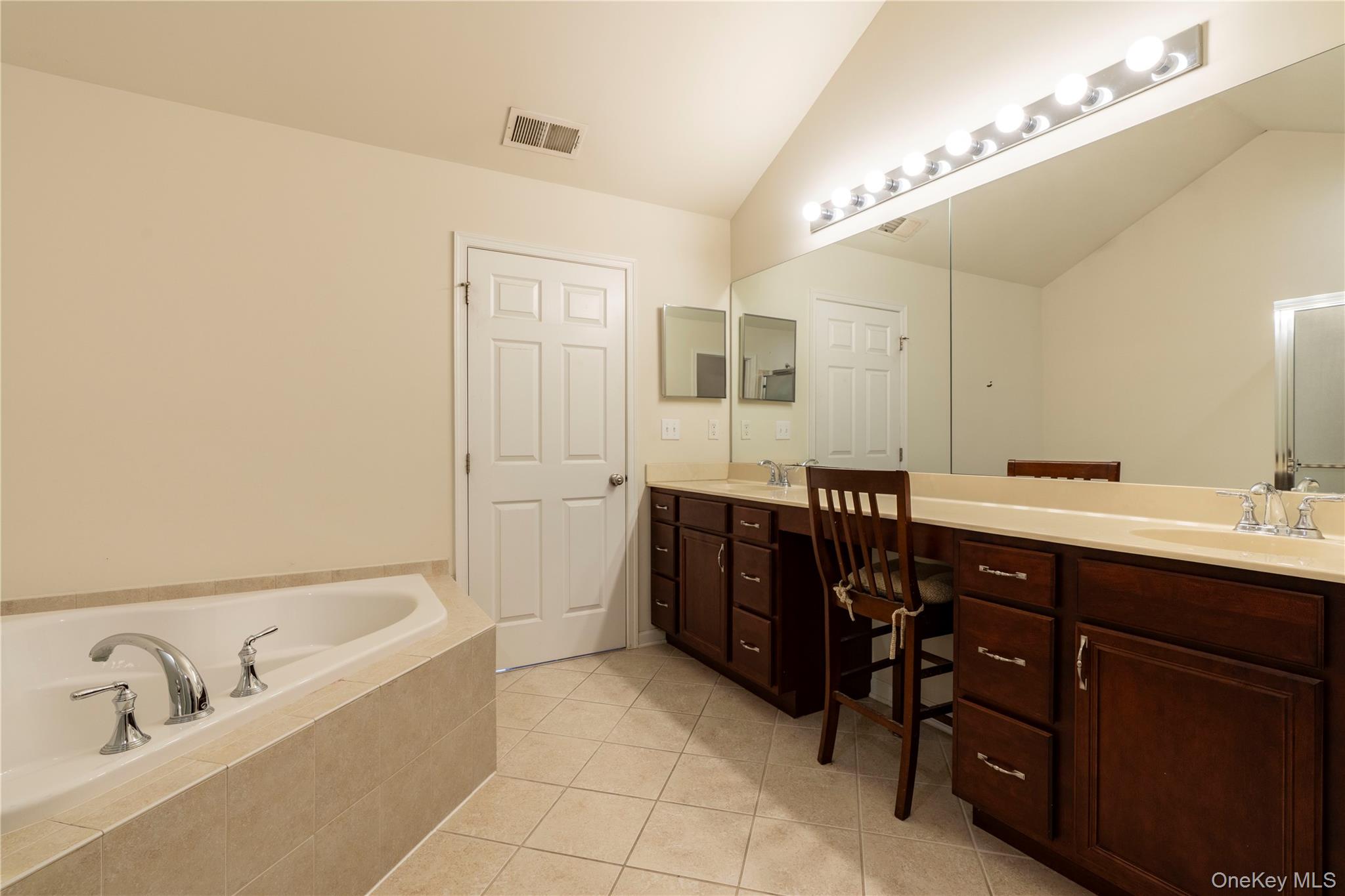 908 Huntington Drive Property Photo 14