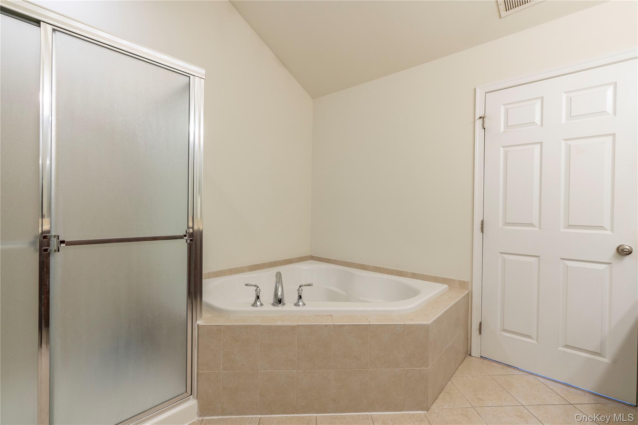 908 Huntington Drive Property Photo 15