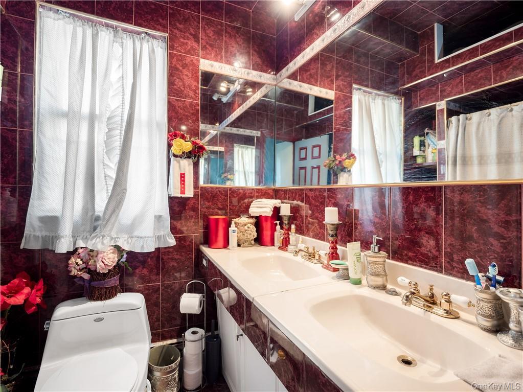 1392 Commonwealth Avenue Property Photo 13