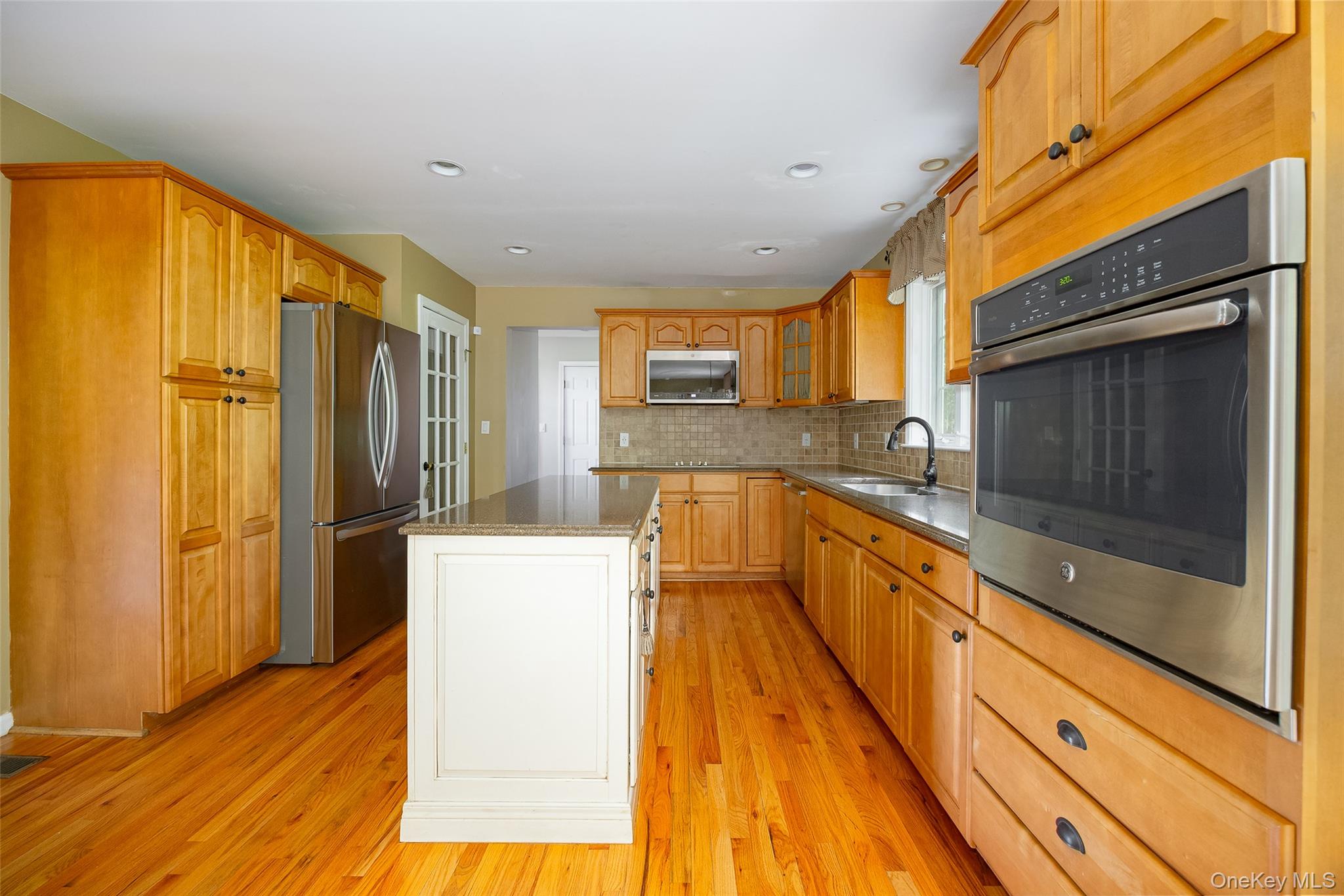 76 Rockledge Drive Property Photo 4