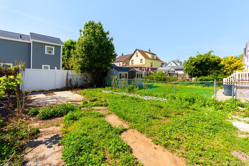 10916 221st Street Property Photo 2