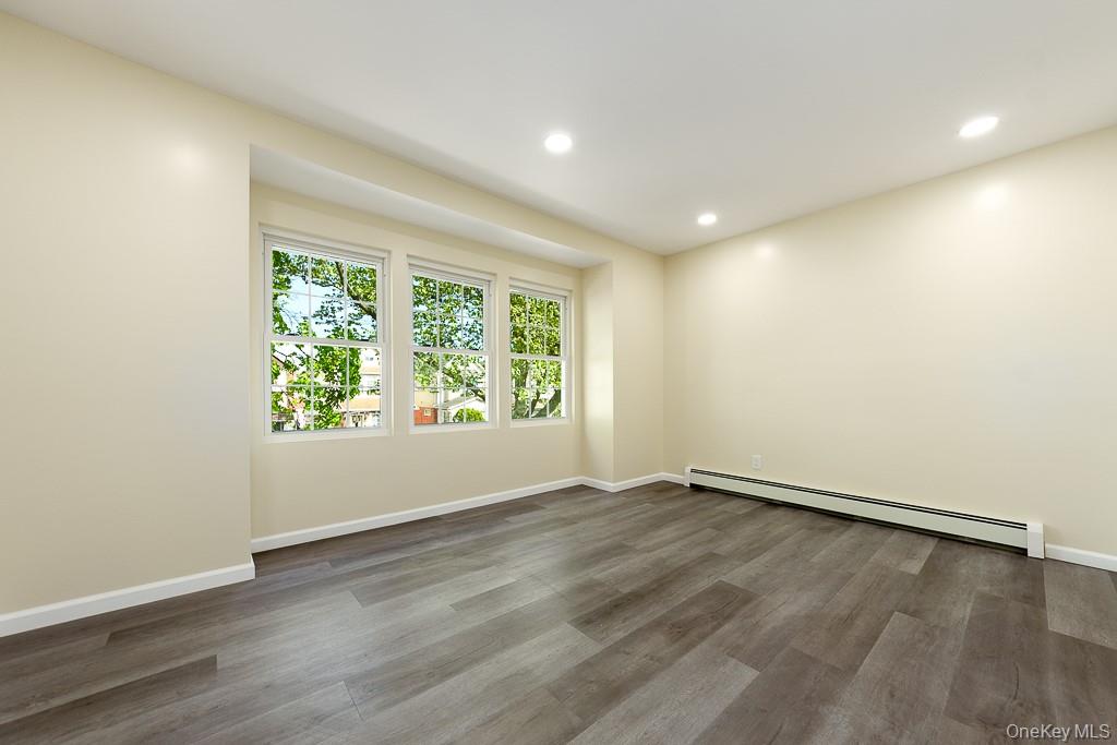 10916 221st Street Property Photo 7