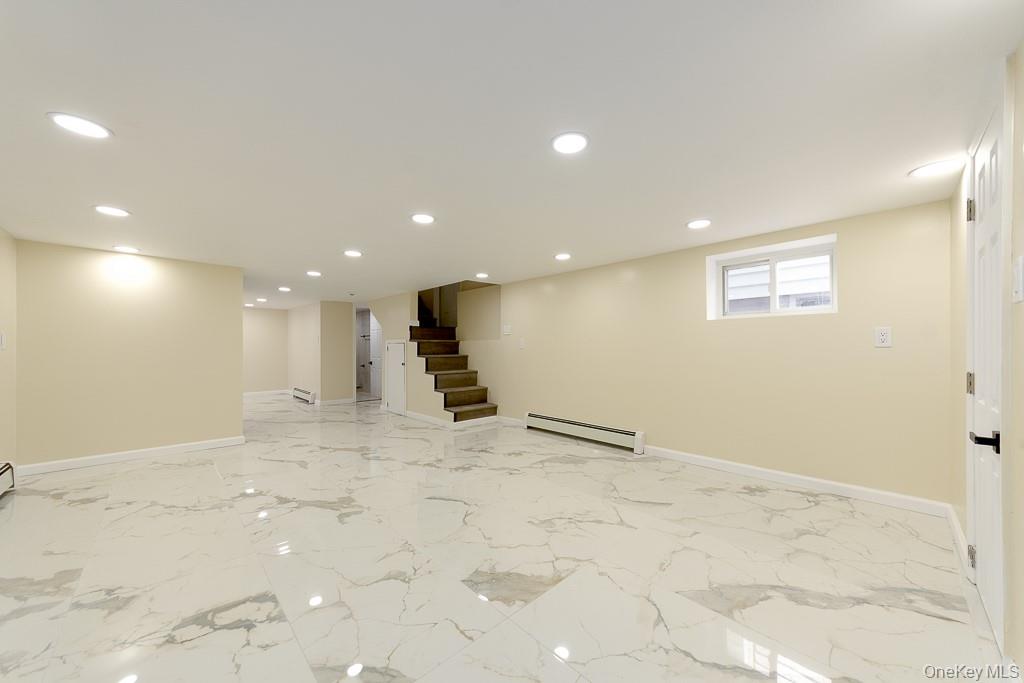 10916 221st Street Property Photo 11