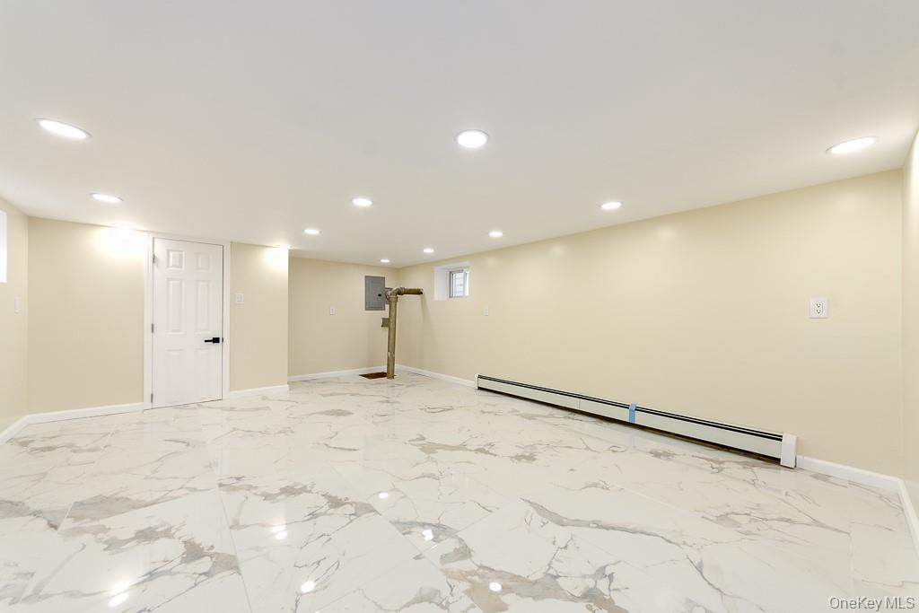 10916 221st Street Property Photo 12