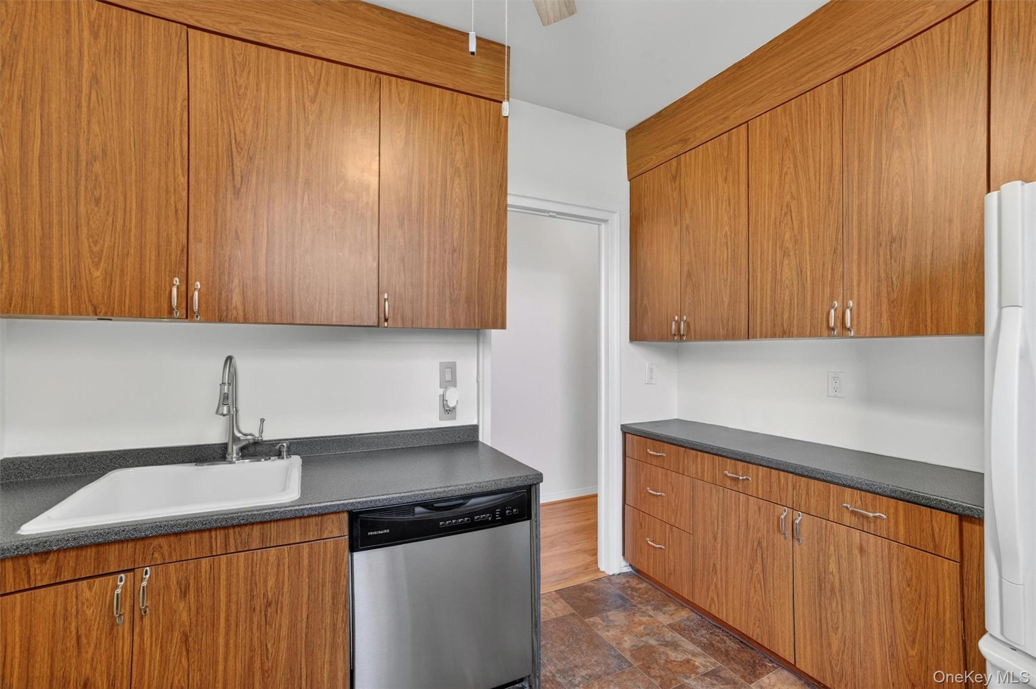 1 Bronxville Road 6a Property Photo 6