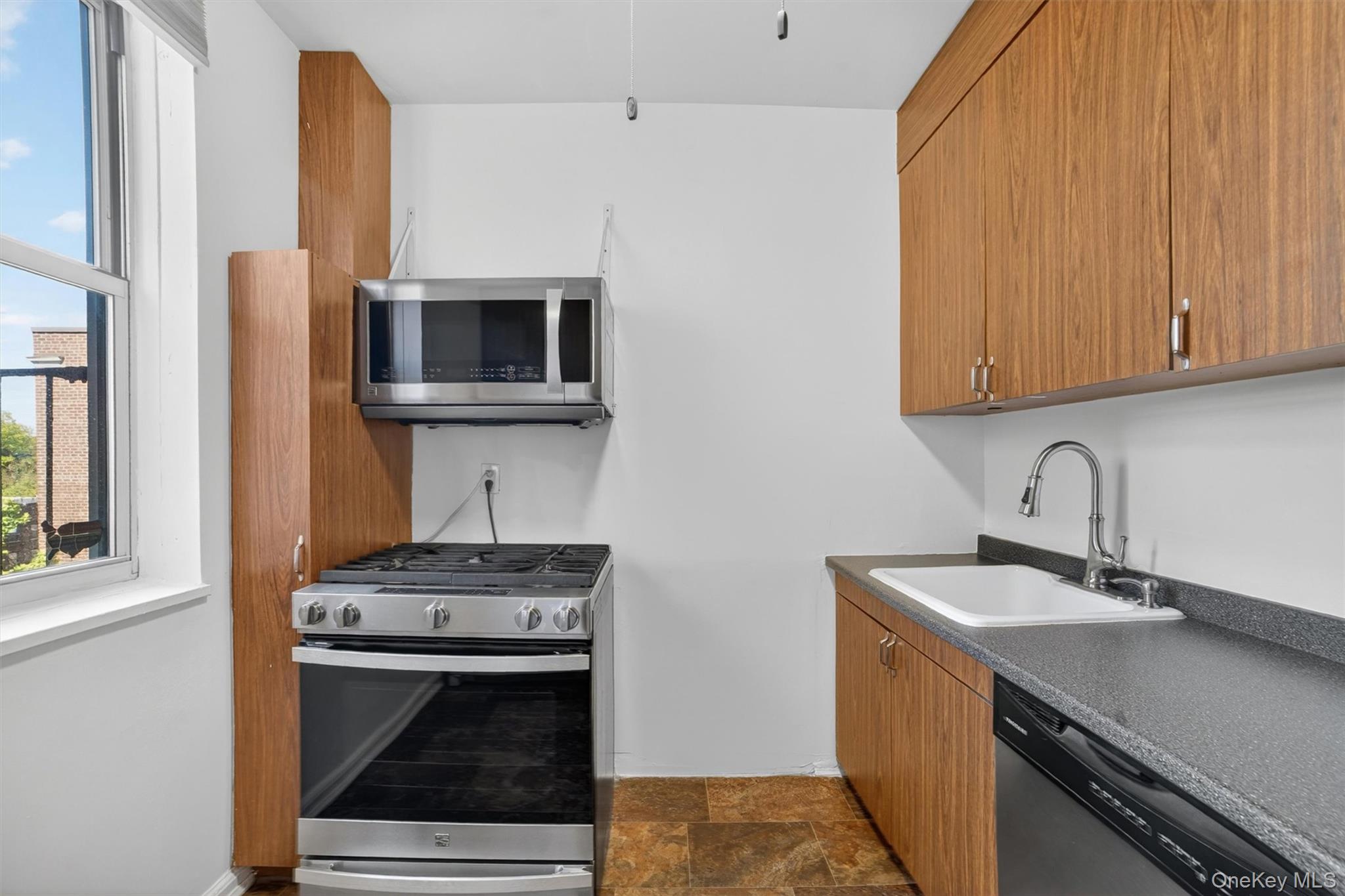 1 Bronxville Road 6a Property Photo 7