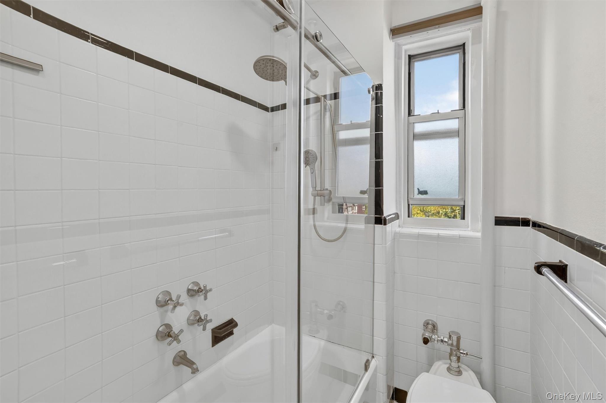 1 Bronxville Road 6a Property Photo 12