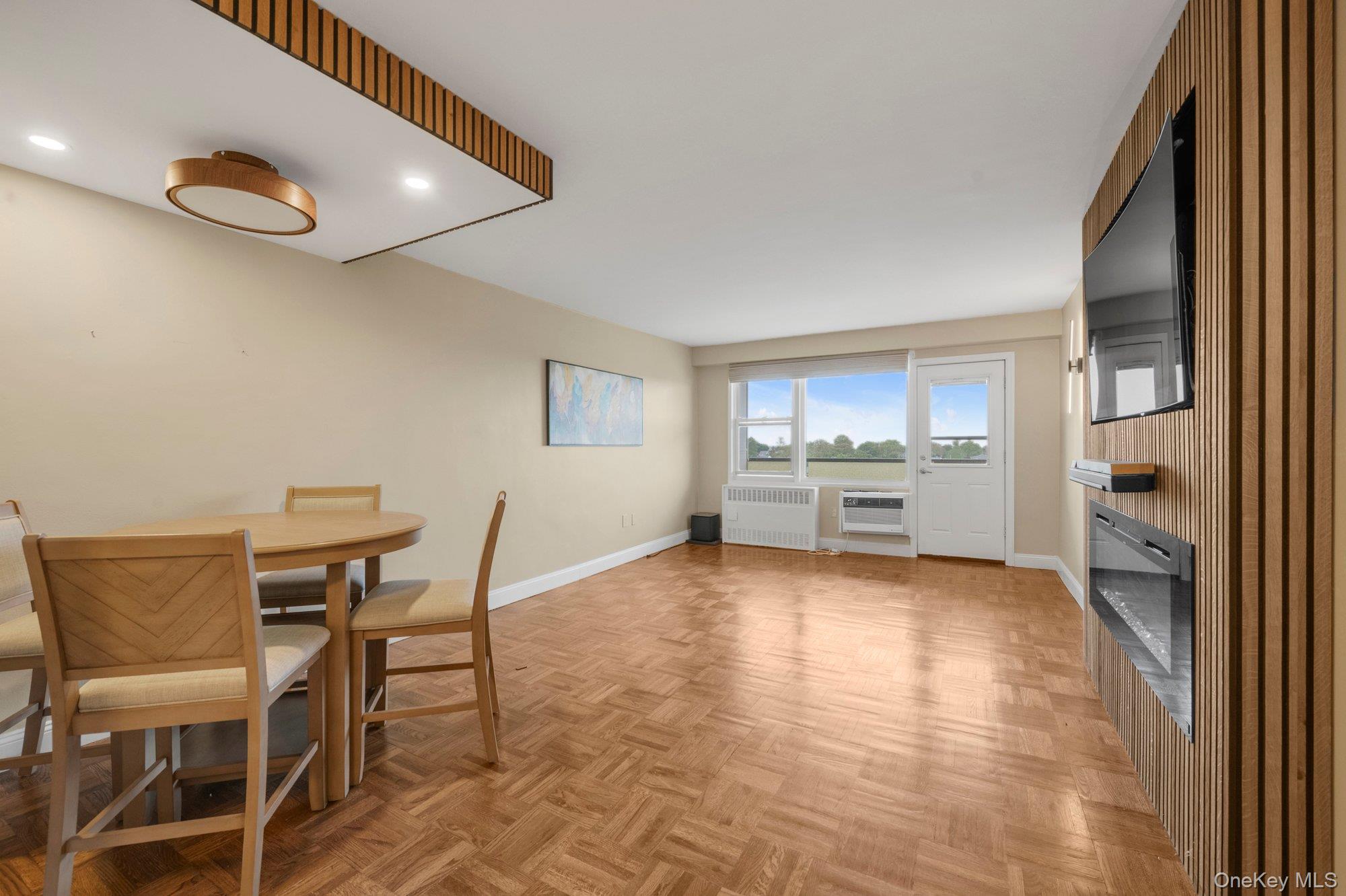 1841 Central Park Avenue 8g Property Photo 6