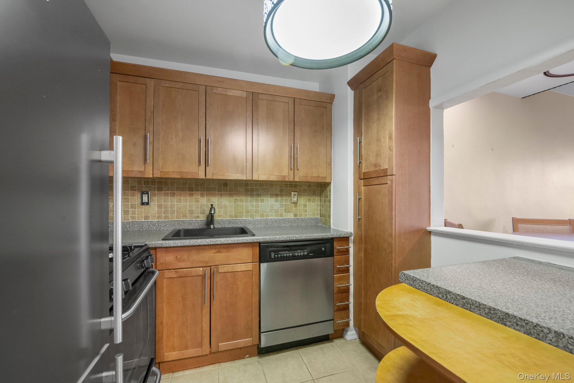 1841 Central Park Avenue 8g Property Photo 9