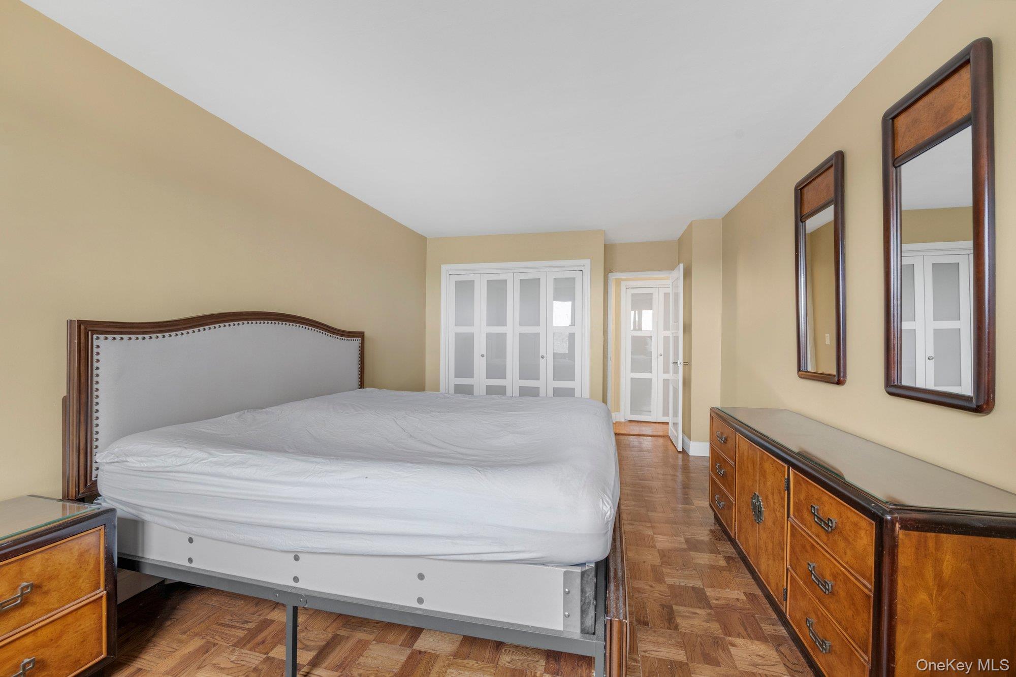 1841 Central Park Avenue 8g Property Photo 10