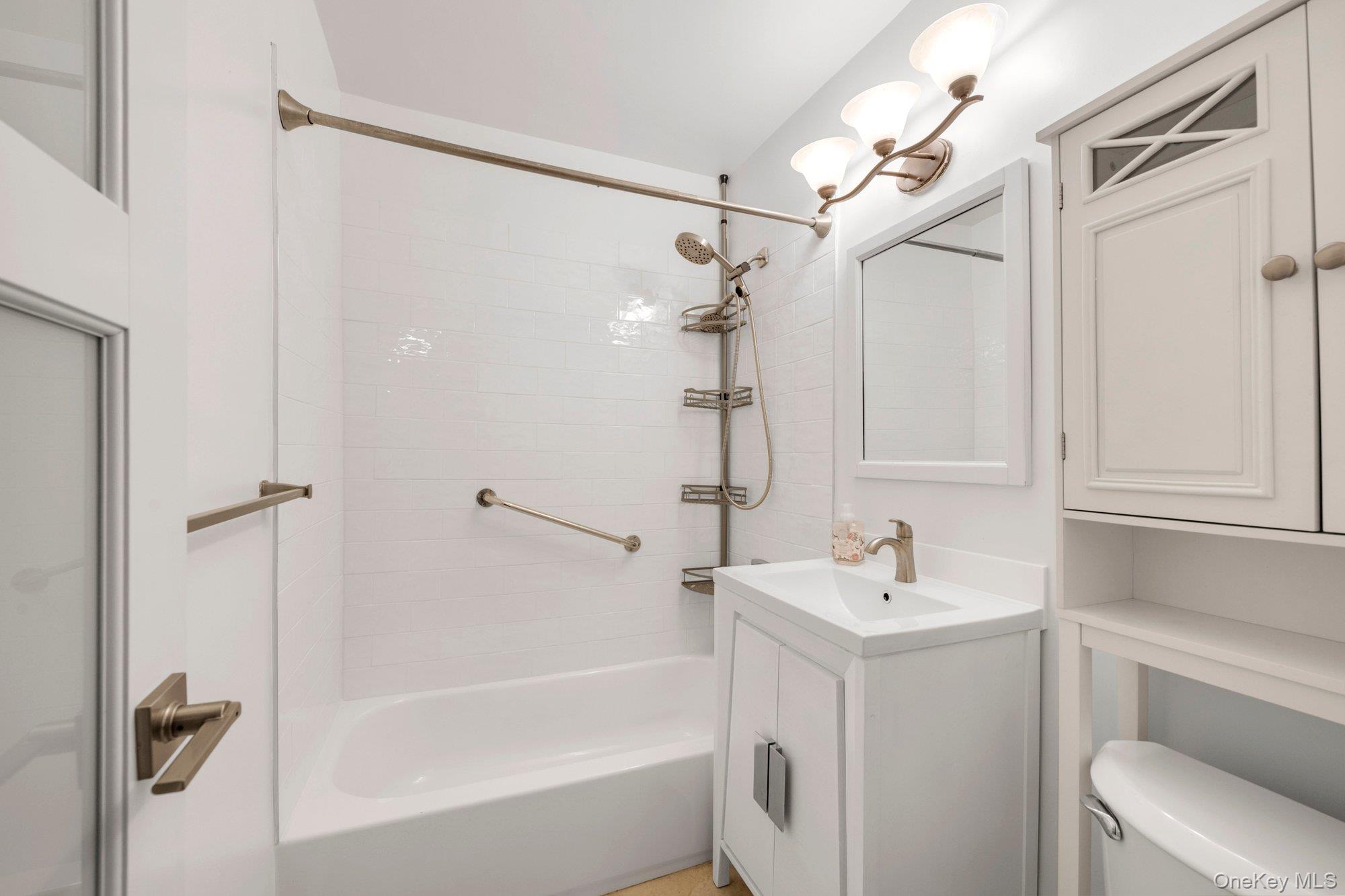 1841 Central Park Avenue 8g Property Photo 12