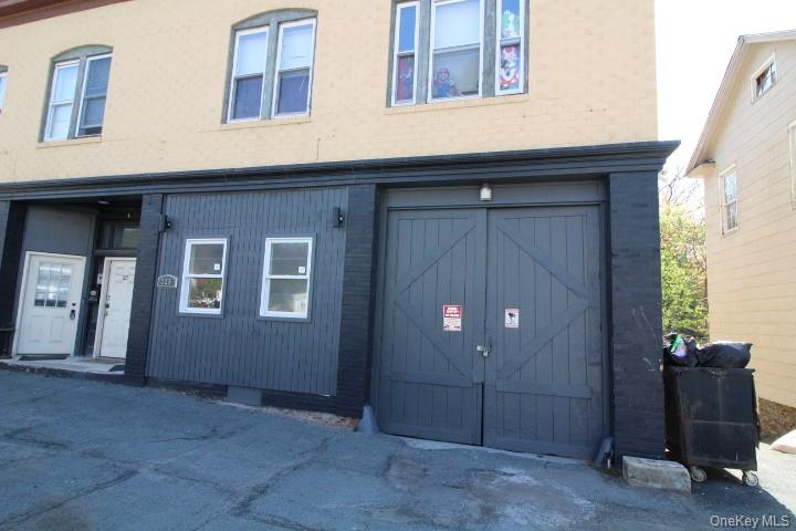 325 N Main Street Property Photo 2
