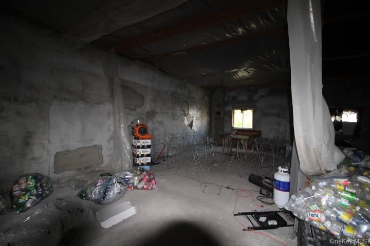 325 N Main Street Property Photo 3