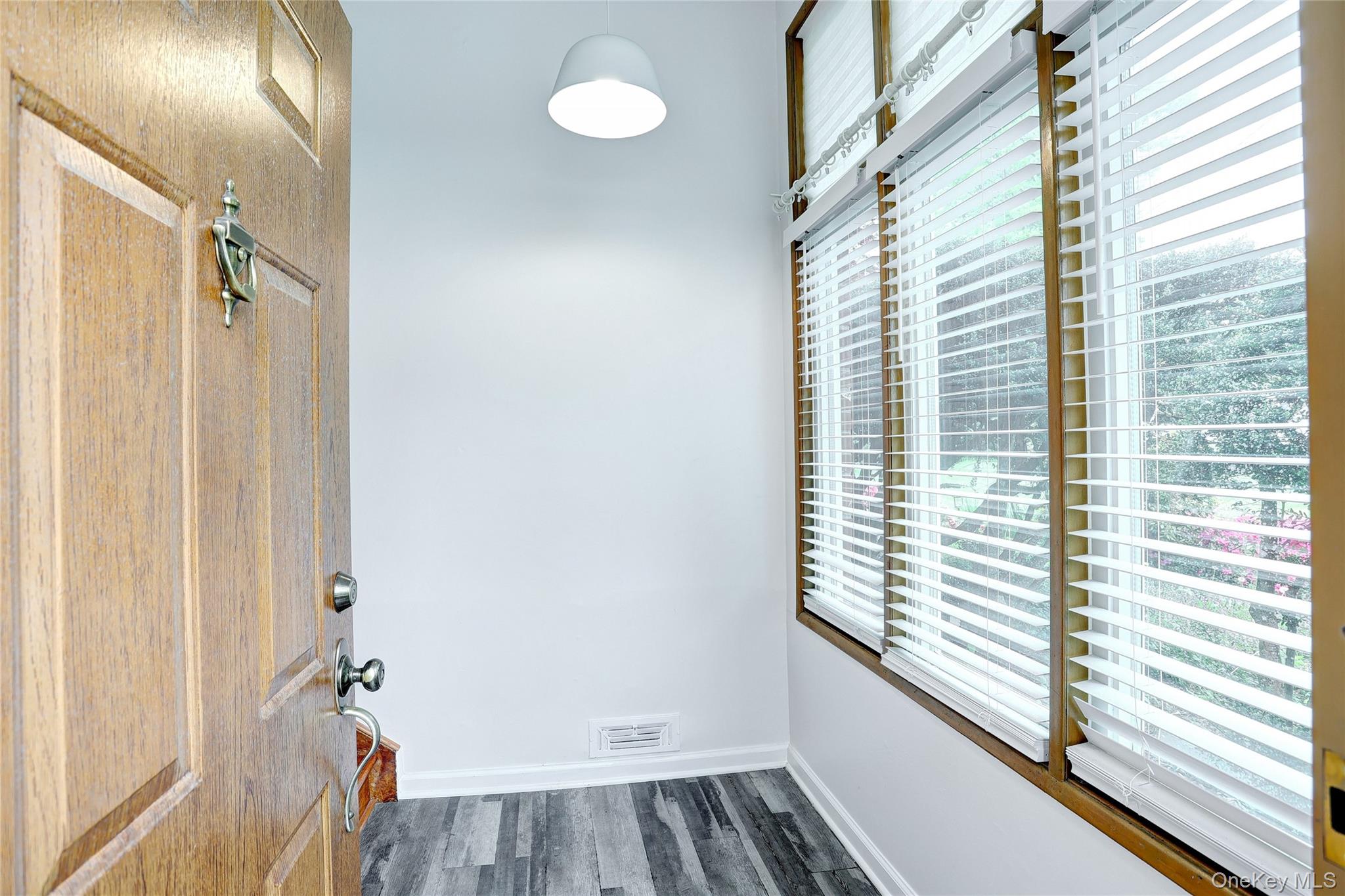 34 E Allison Avenue Property Photo 4