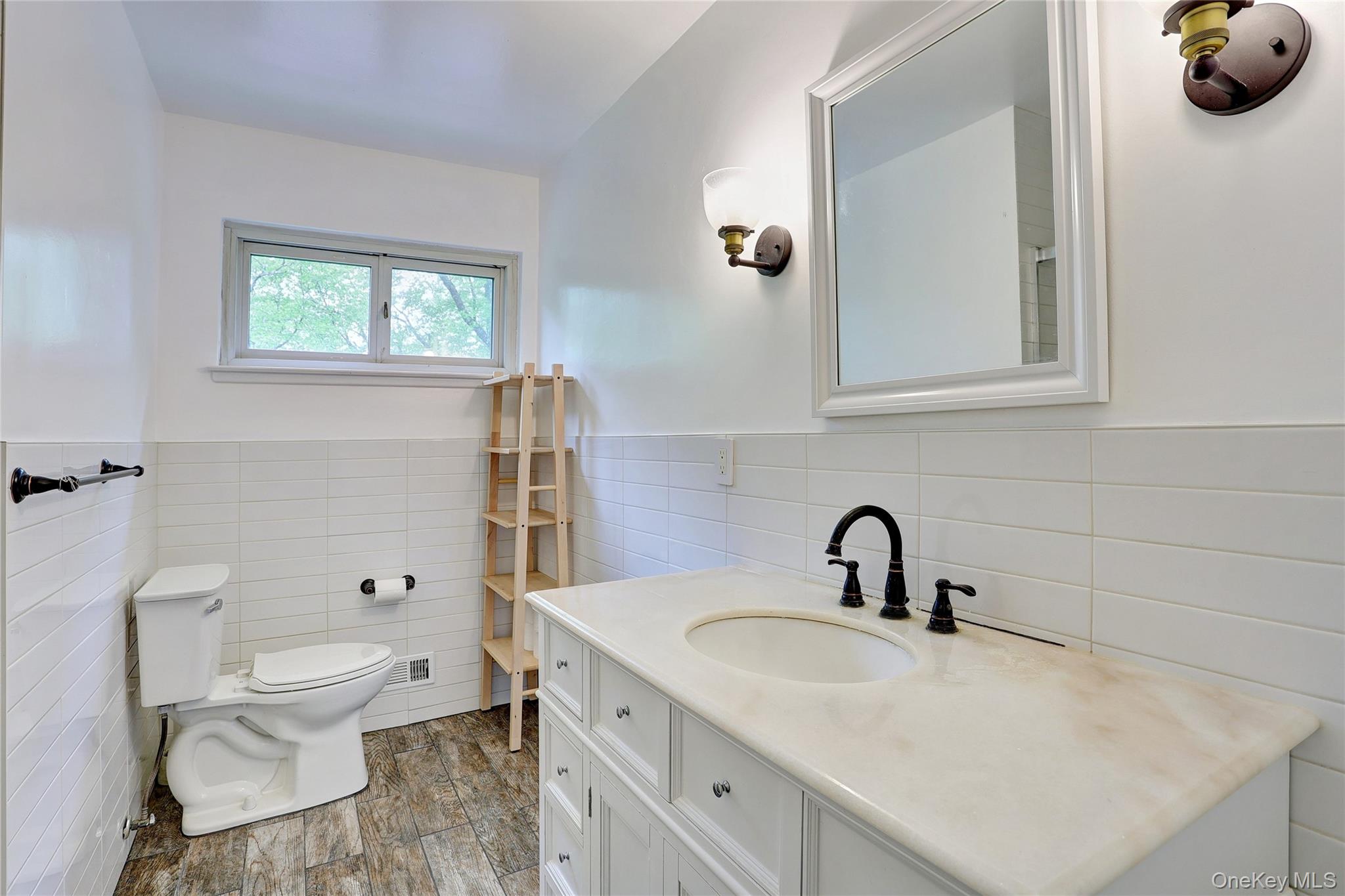 34 E Allison Avenue Property Photo 14
