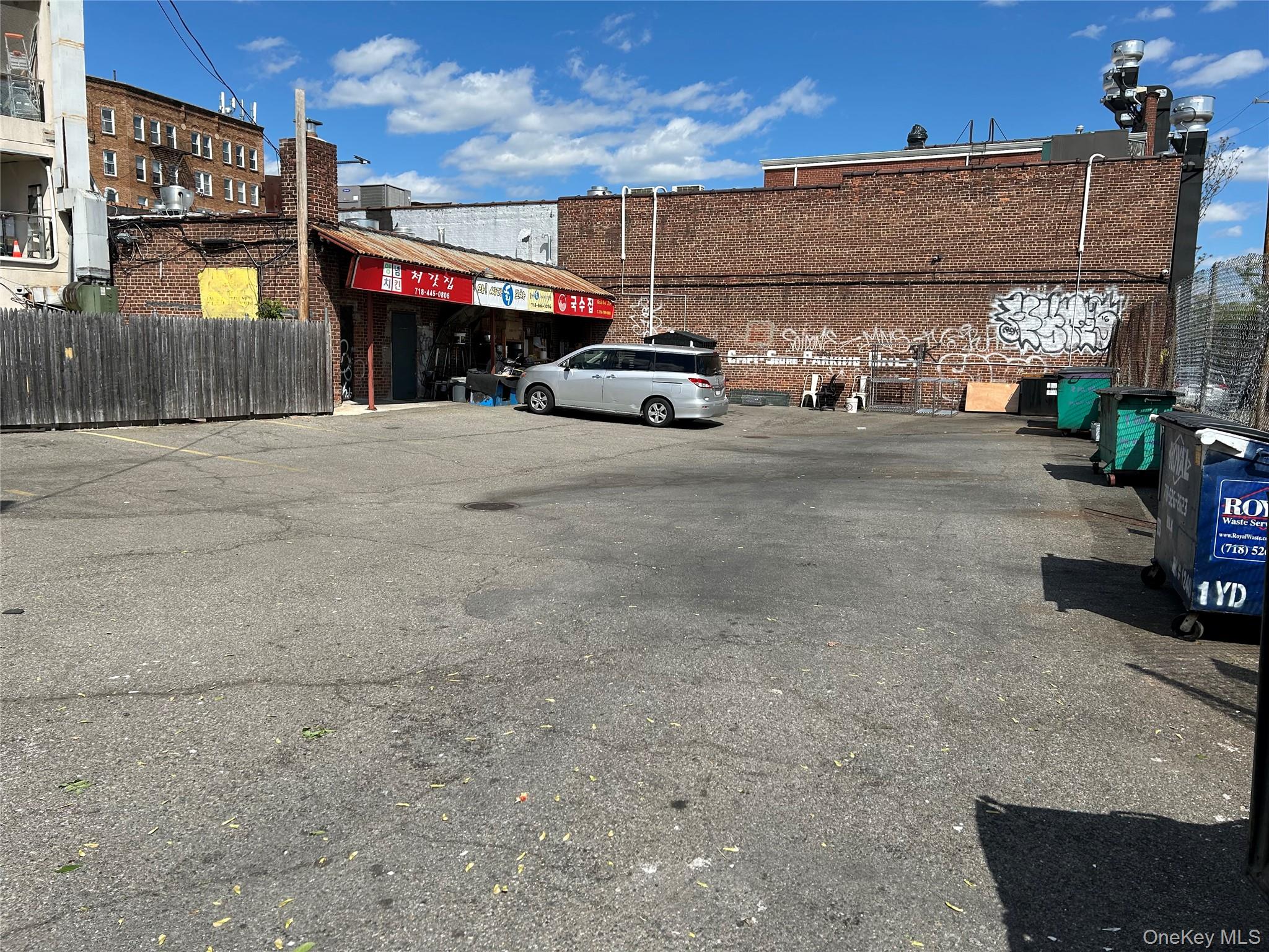 16024 Northern Boulevard Property Photo 3