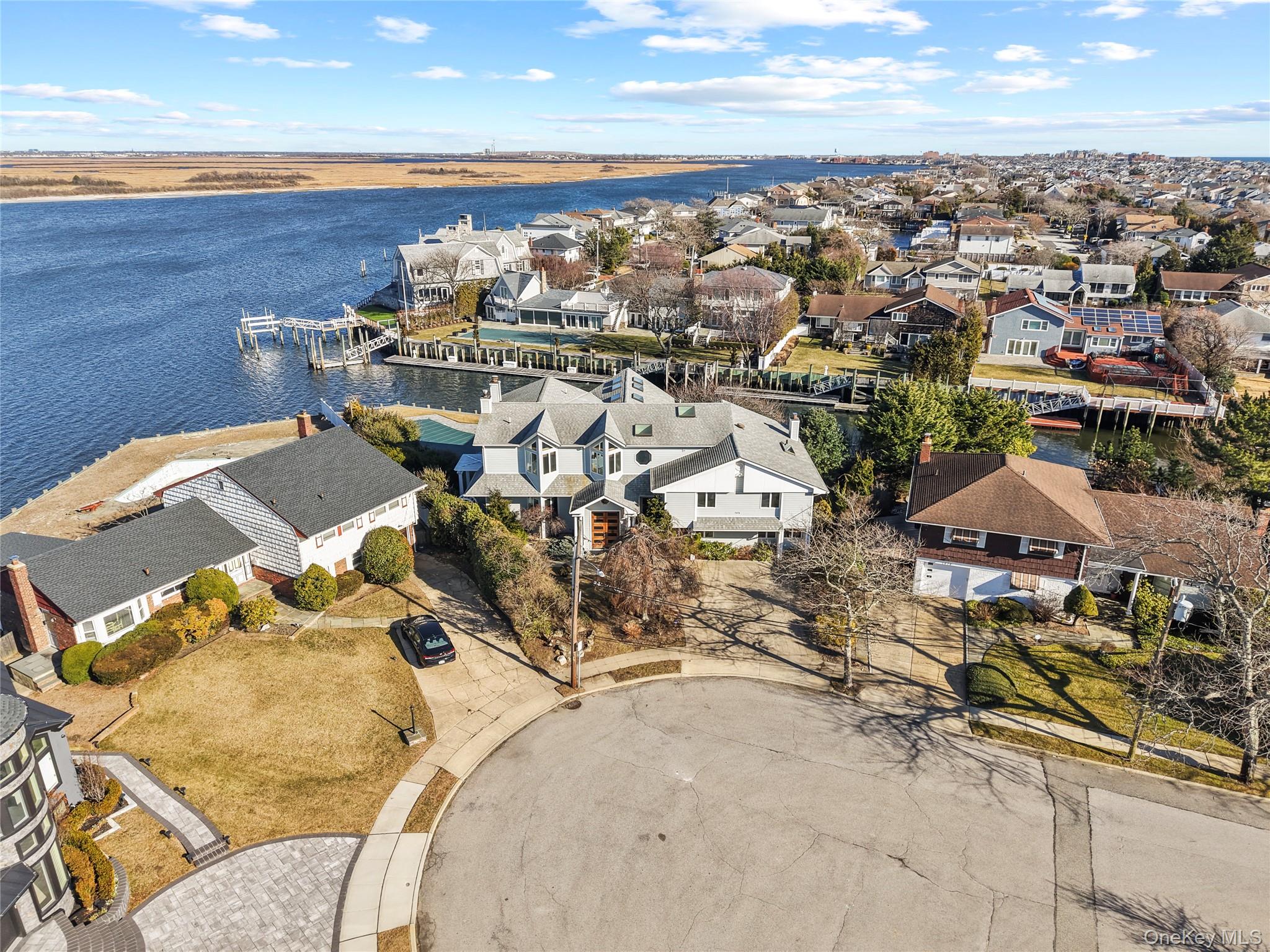 1416 Bay Property Photo 10