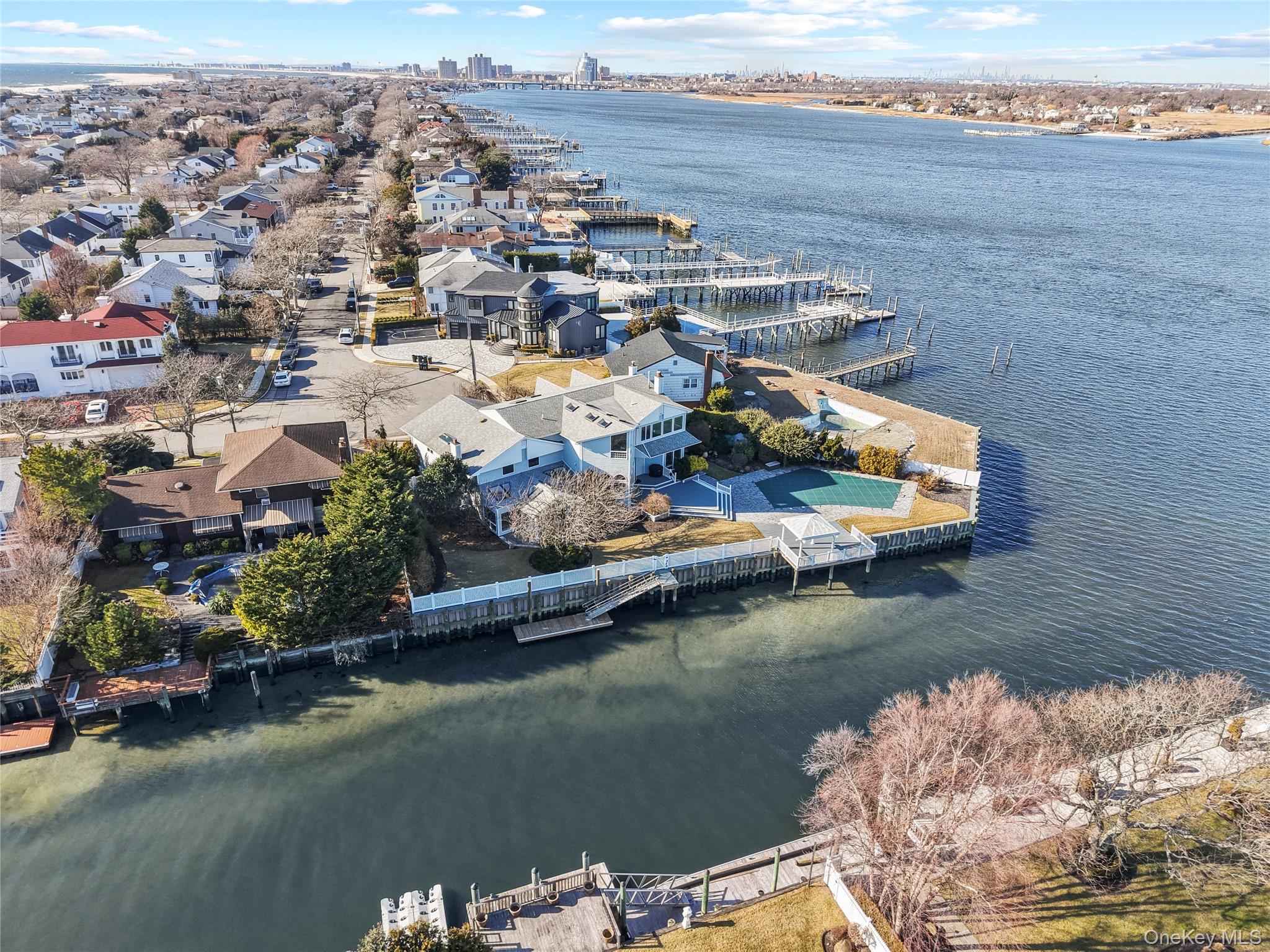 1416 Bay Property Photo 12