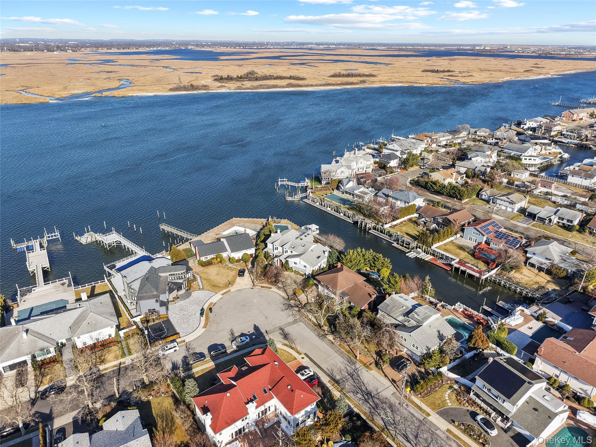 1416 Bay Property Photo 18