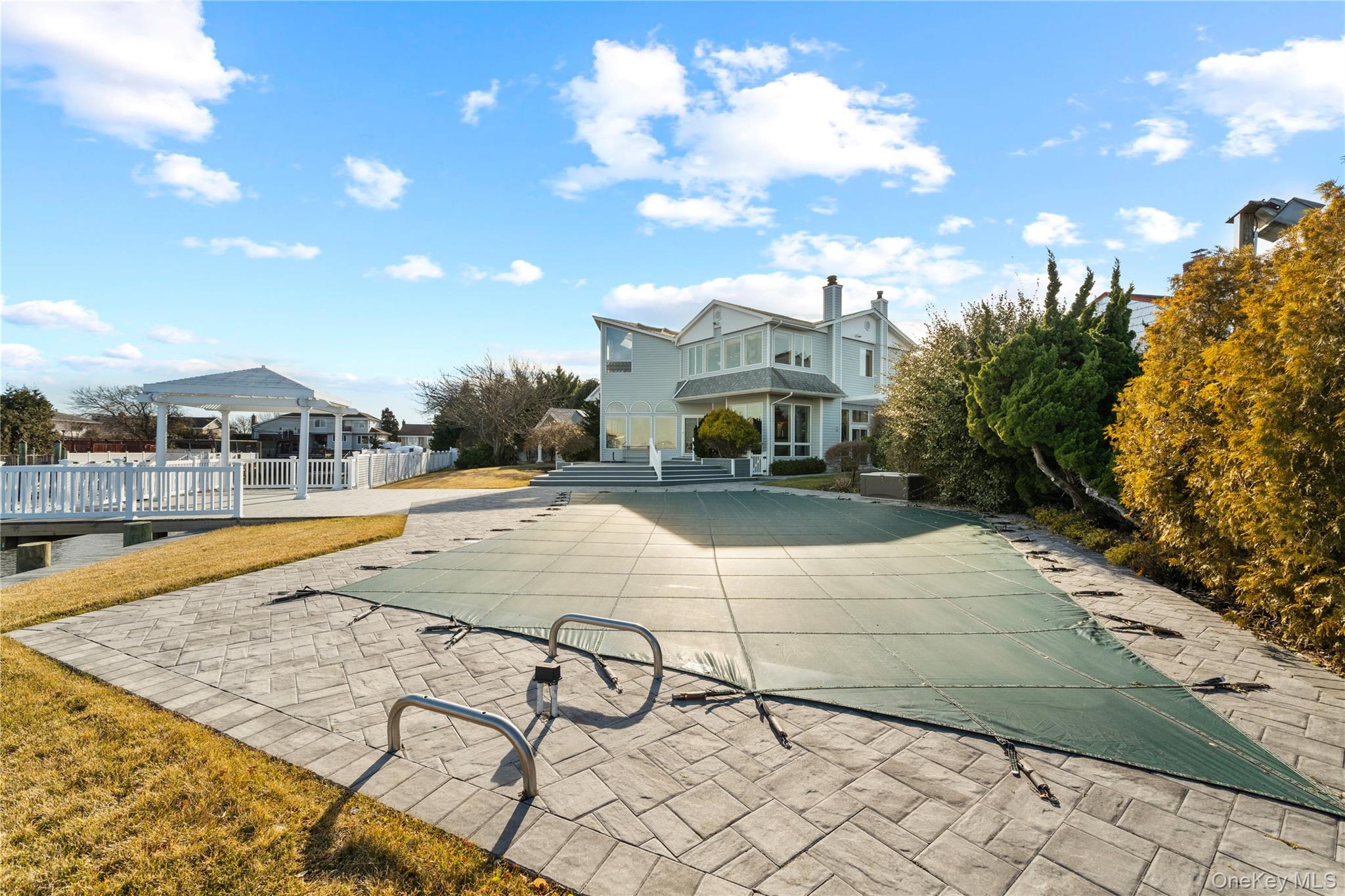 1416 Bay Property Photo 24
