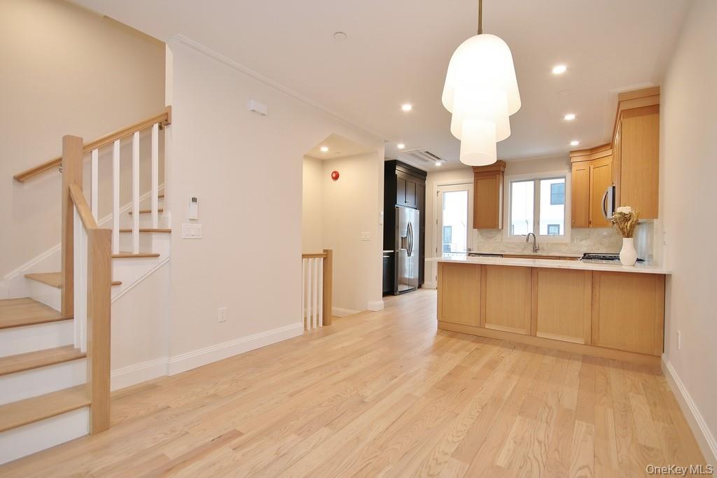 32 Andrews Lane Property Photo 6