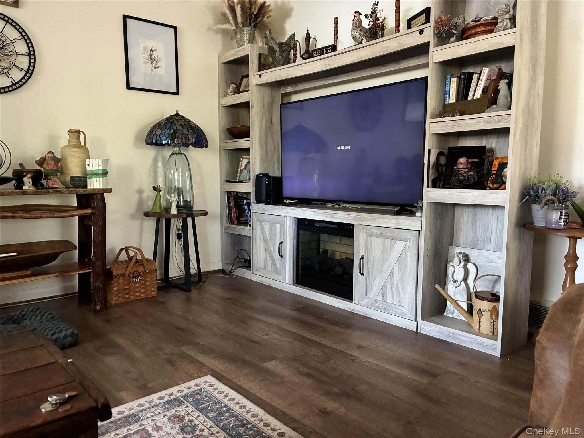 3907 Wild Berry Court Property Photo 6